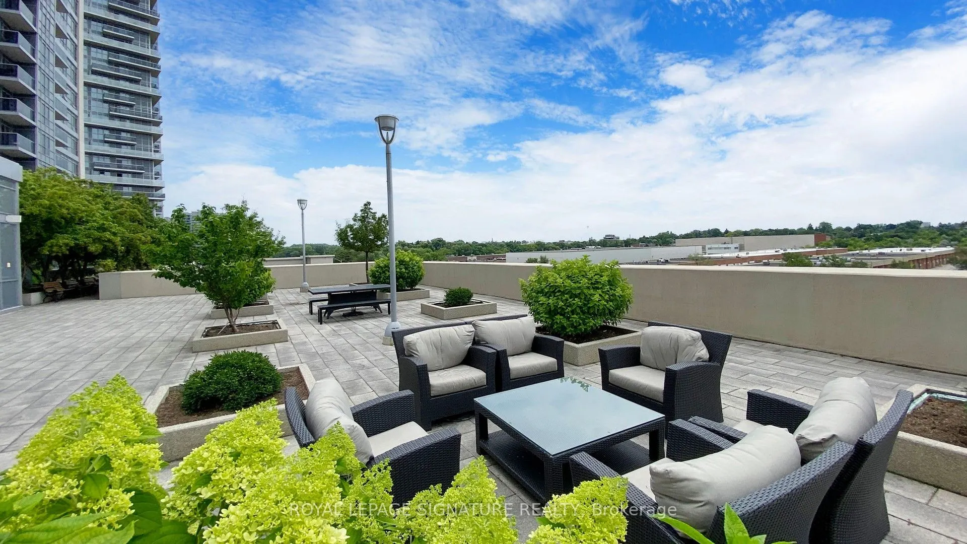 181 Village Green Square, #915