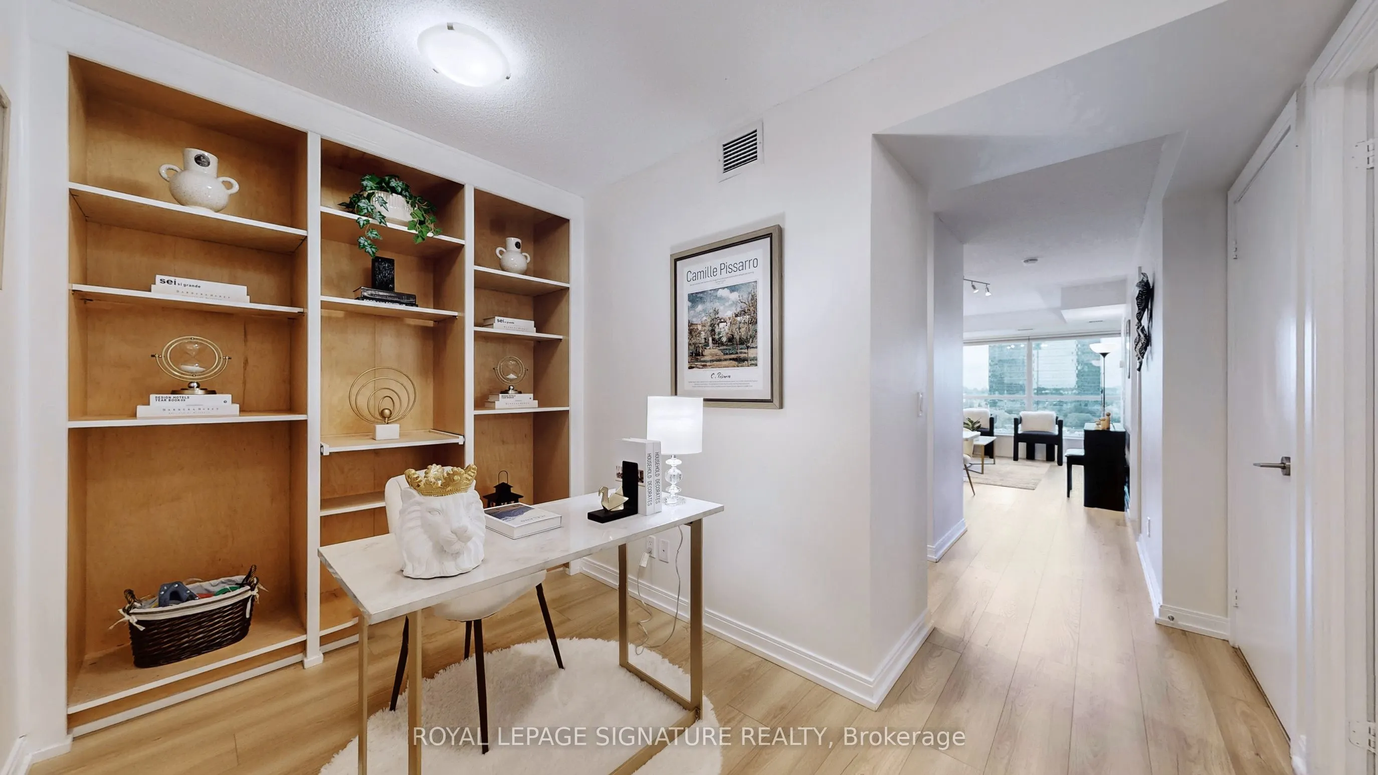 181 Village Green Square, #915