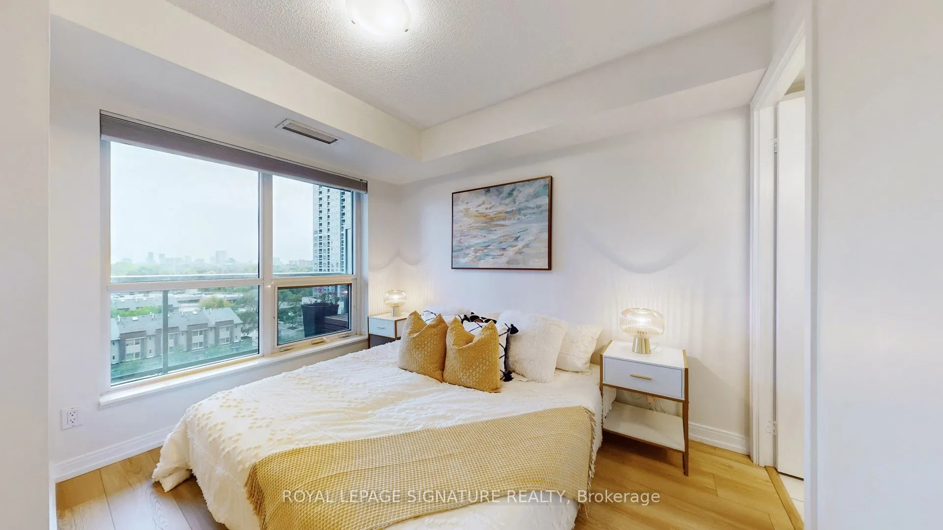 181 Village Green Square, #915