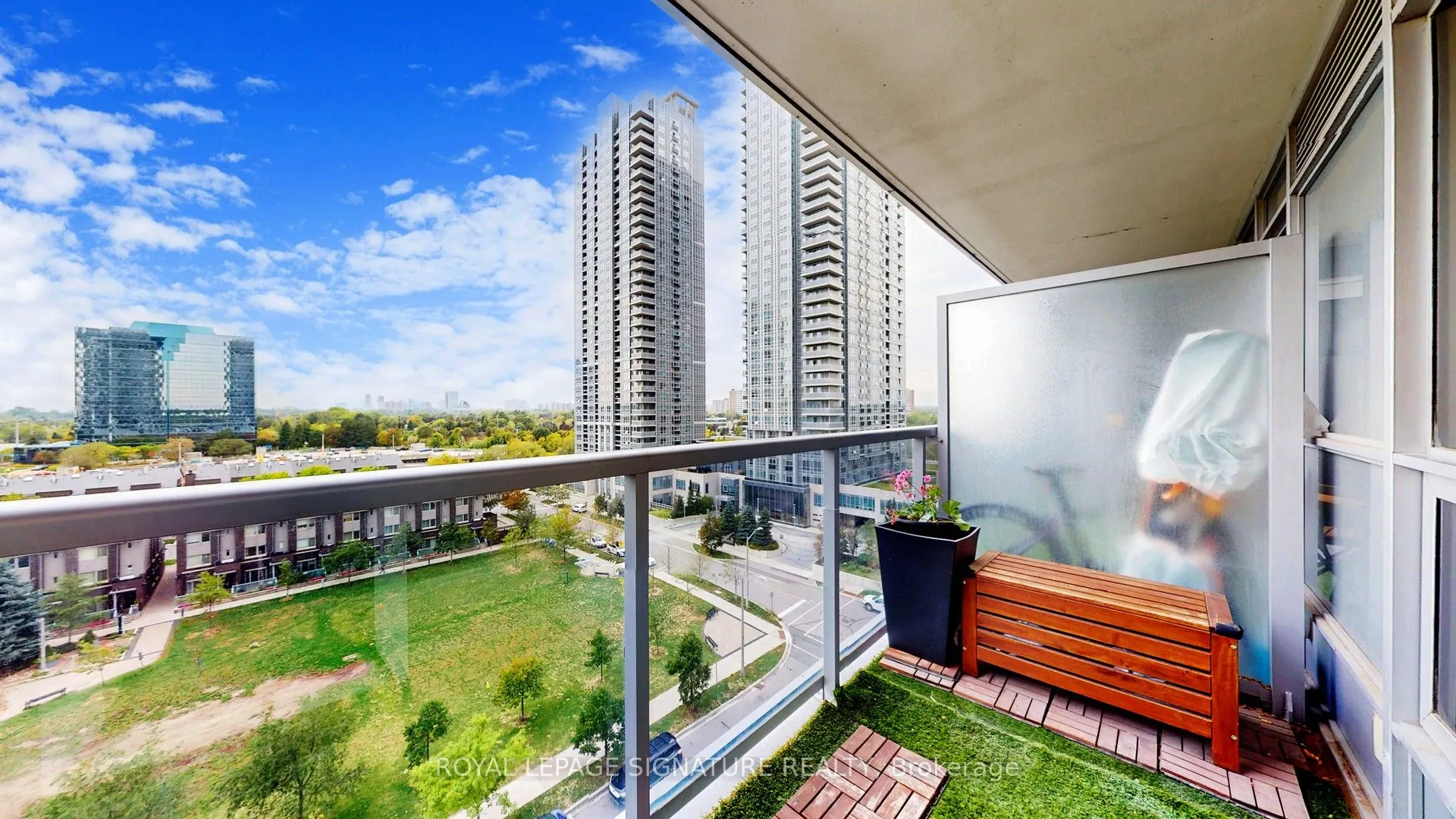 181 Village Green Square, #915