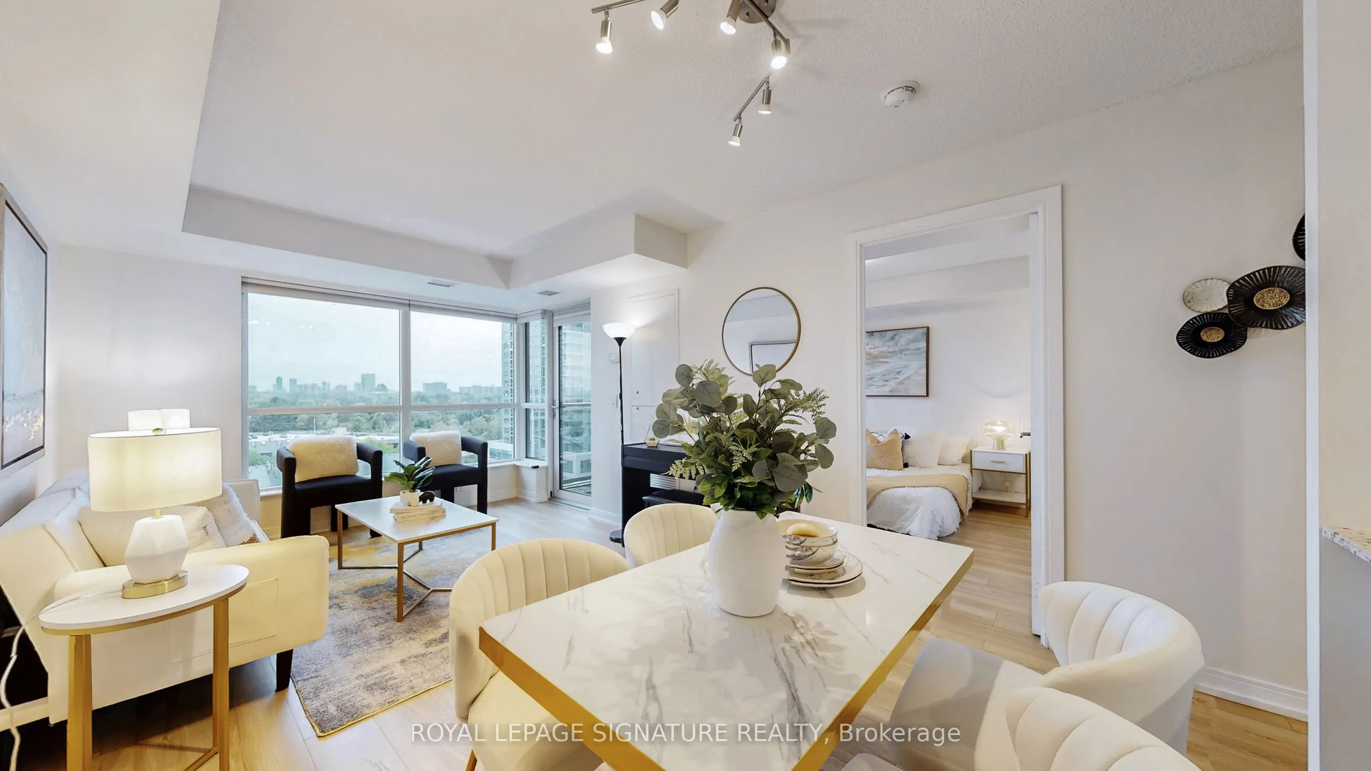 181 Village Green Square, #915