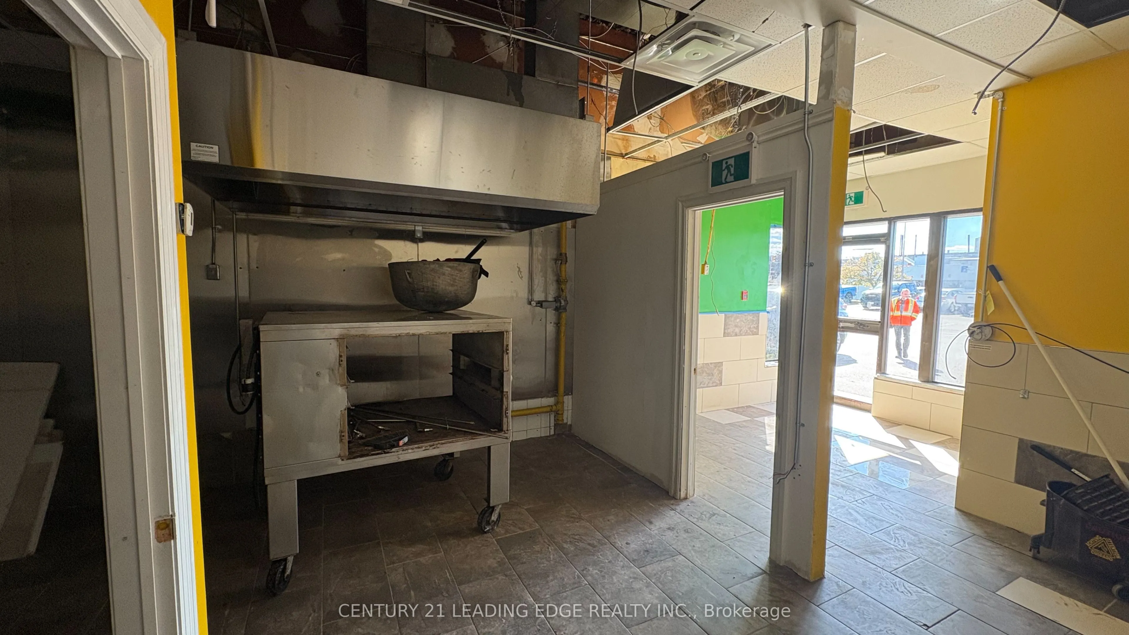 799 Park Road S, #102