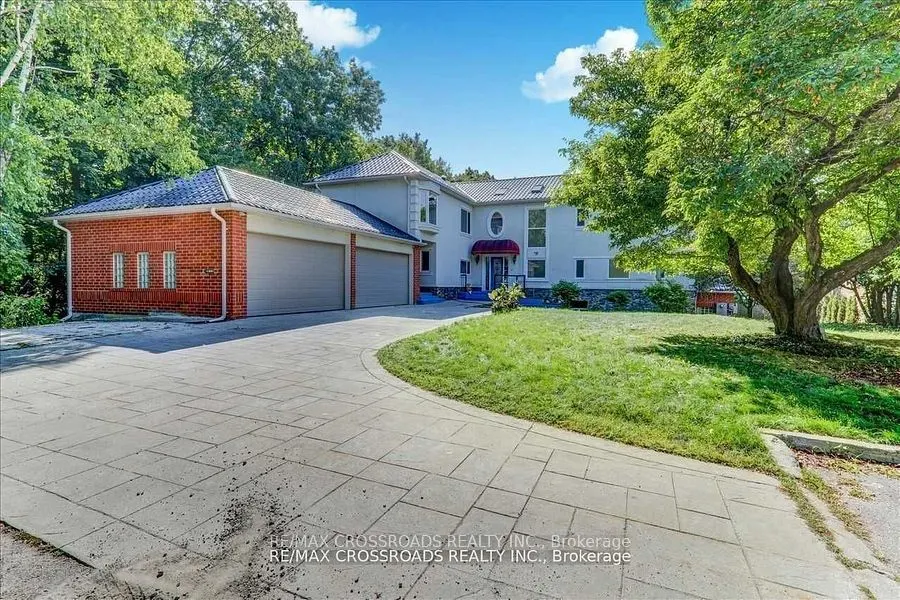 9 Redland Crescent E, #Lower U