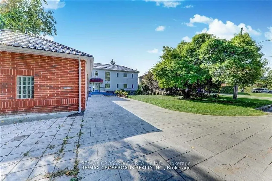 9 Redland Crescent E, #Lower U