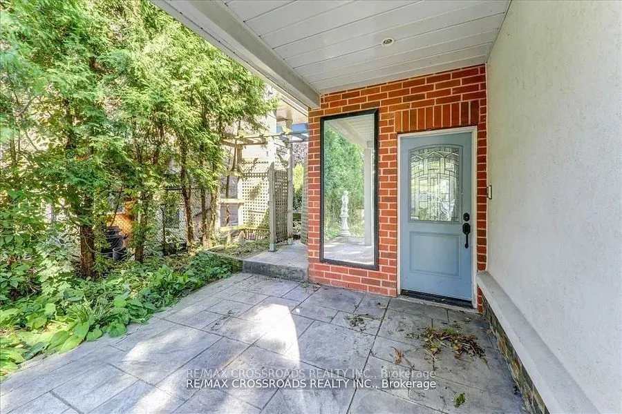 9 Redland Crescent E, #Lower U