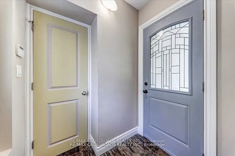 9 Redland Crescent E, #Lower U