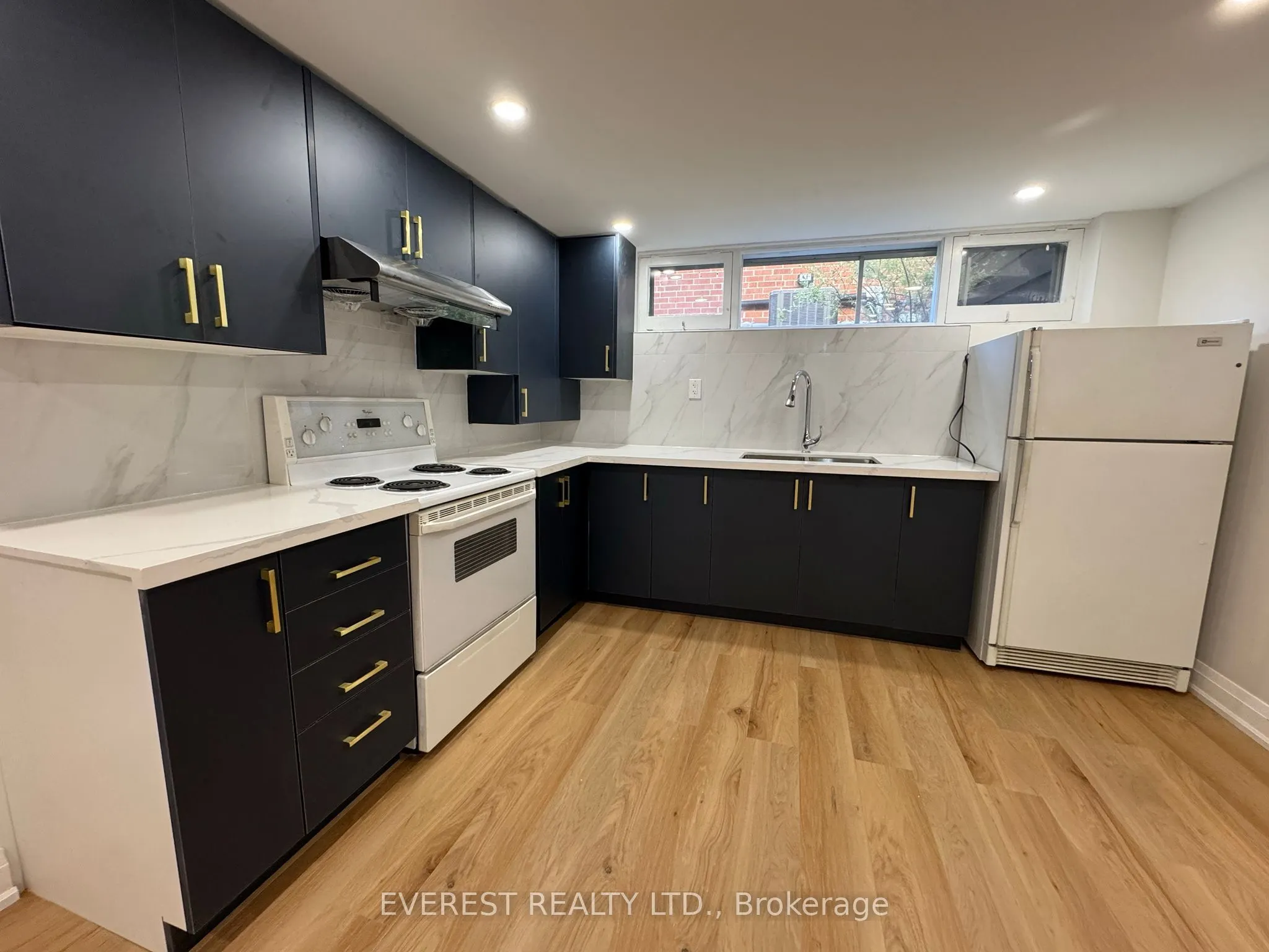 54 Shrewsbury Square