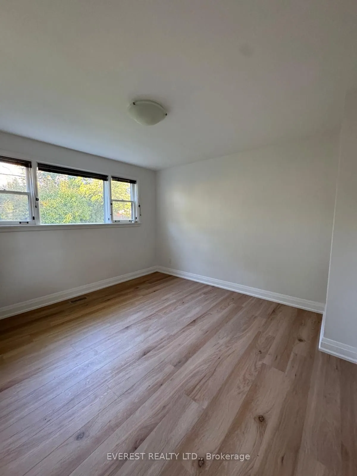 54 Shrewsbury Square