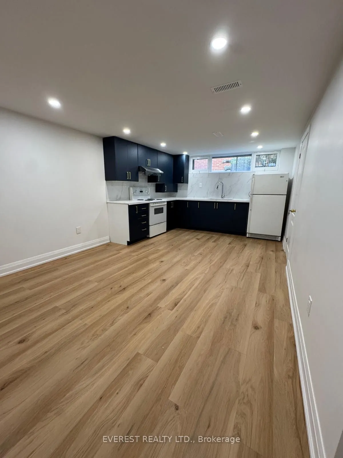 54 Shrewsbury Square