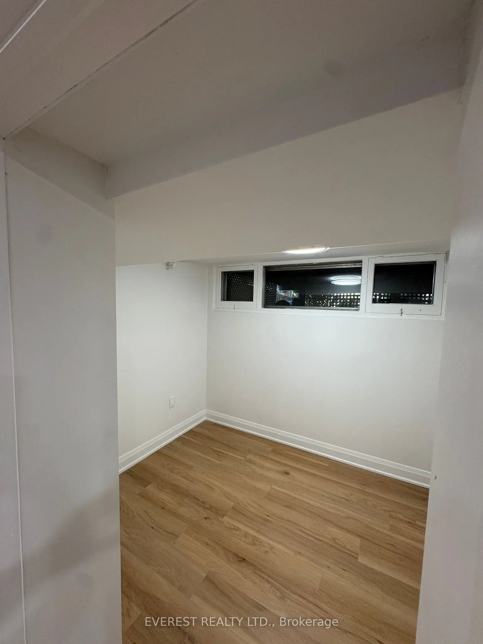 54 Shrewsbury Square