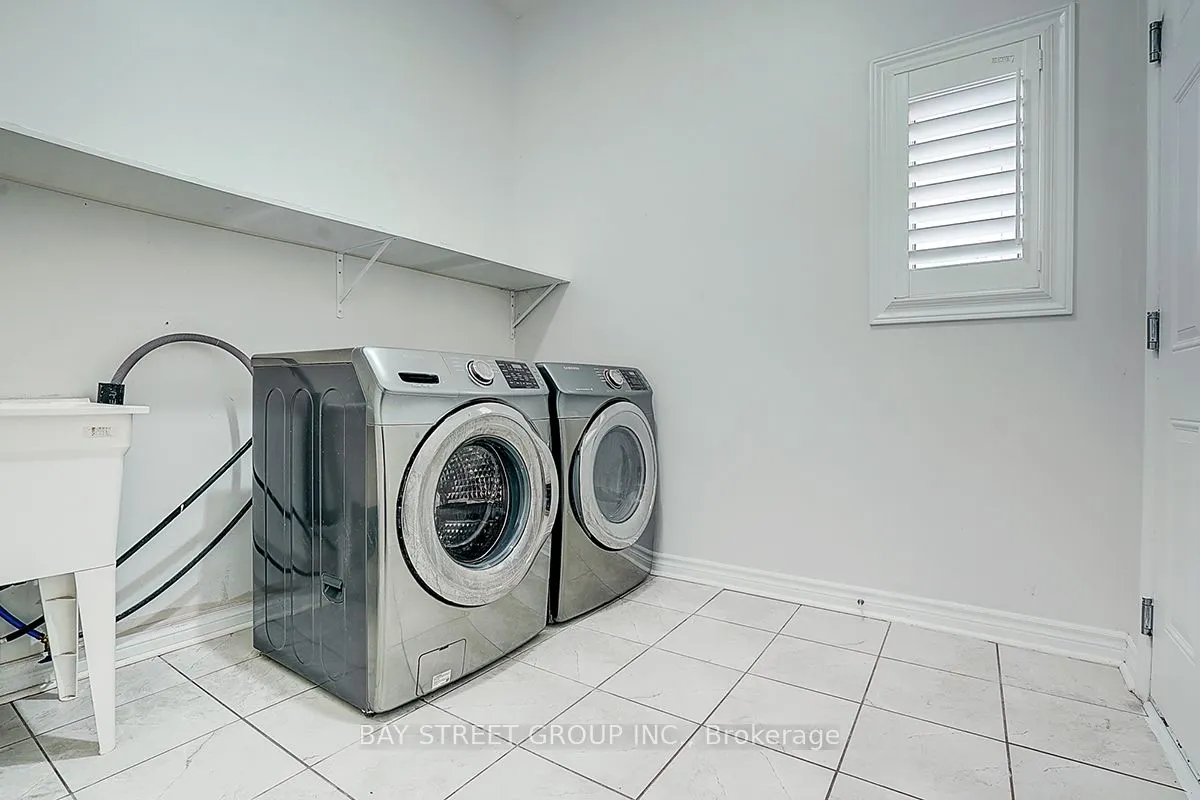 852 William Lee Avenue