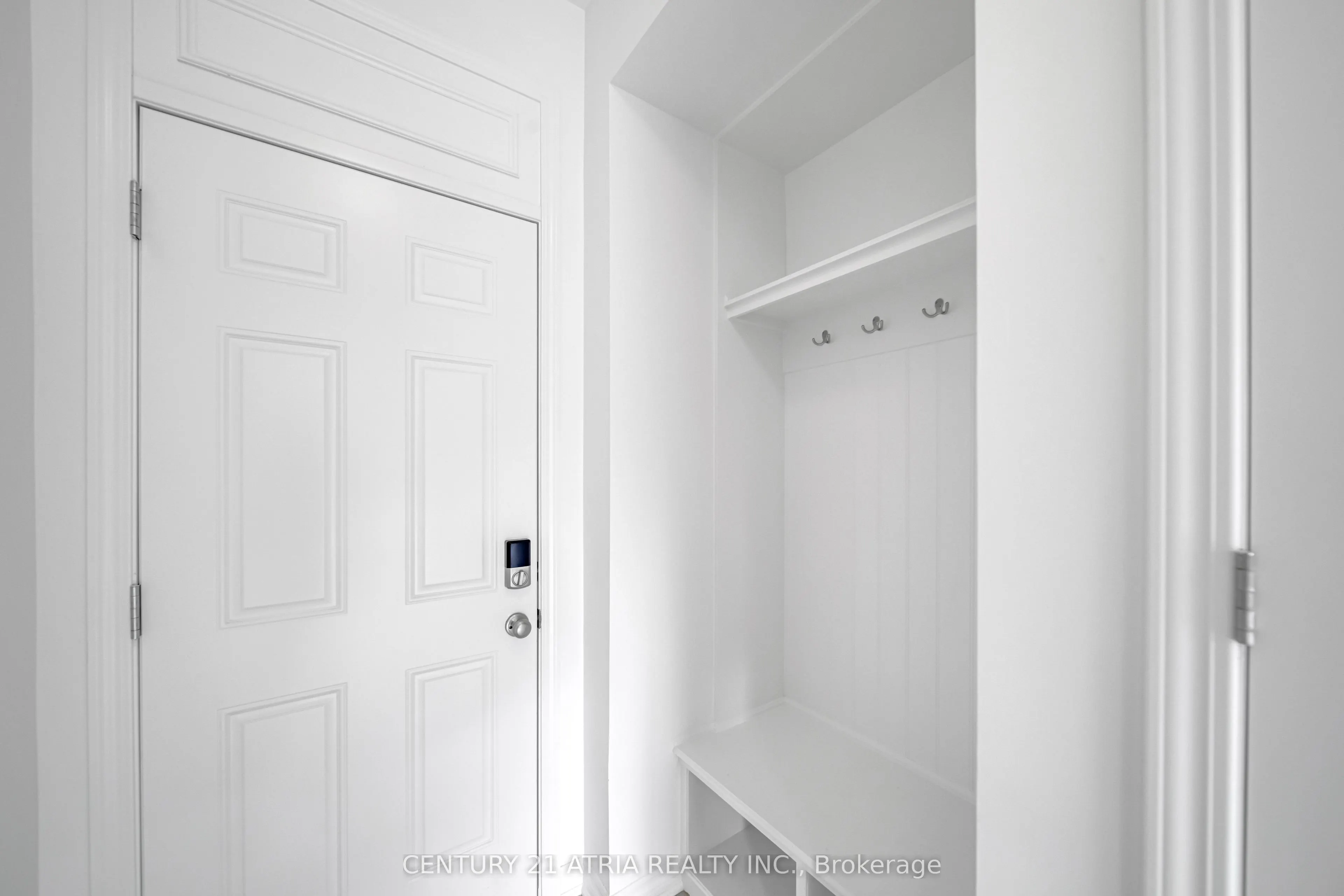 1349 Glamorgan Manor