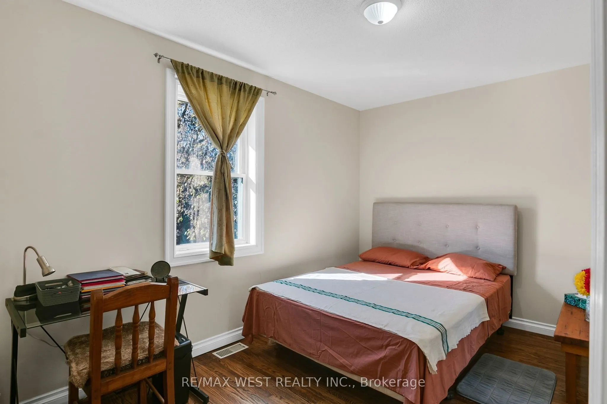 866 Scarborough Golf Clb Road