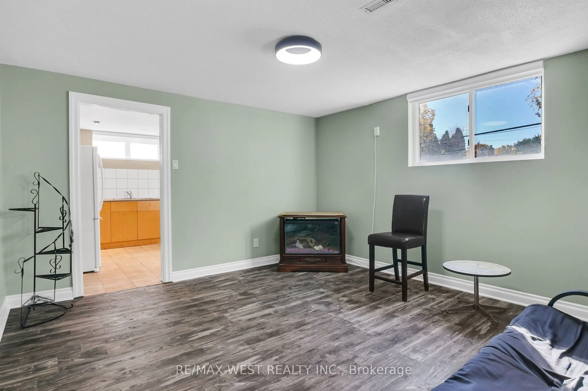 866 Scarborough Golf Clb Road