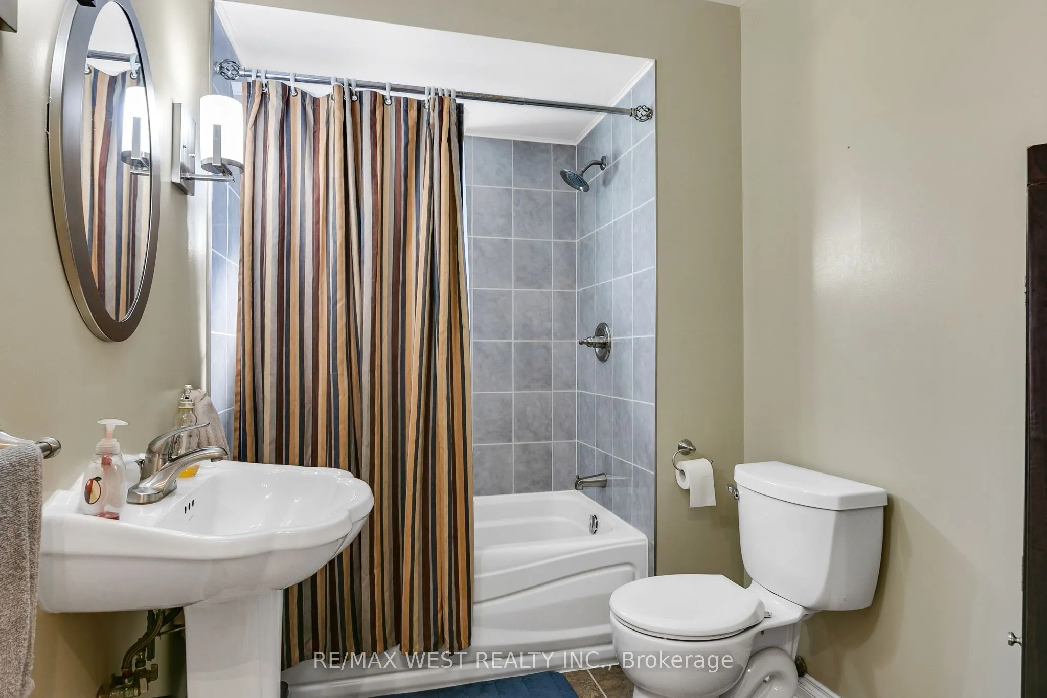 866 Scarborough Golf Clb Road