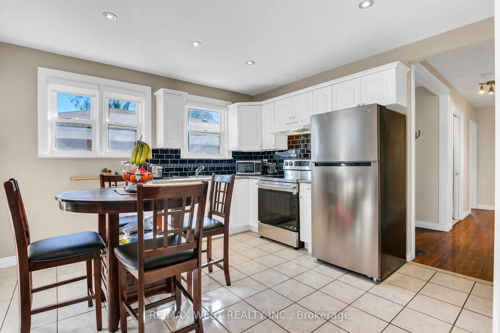 866 Scarborough Golf Clb Road