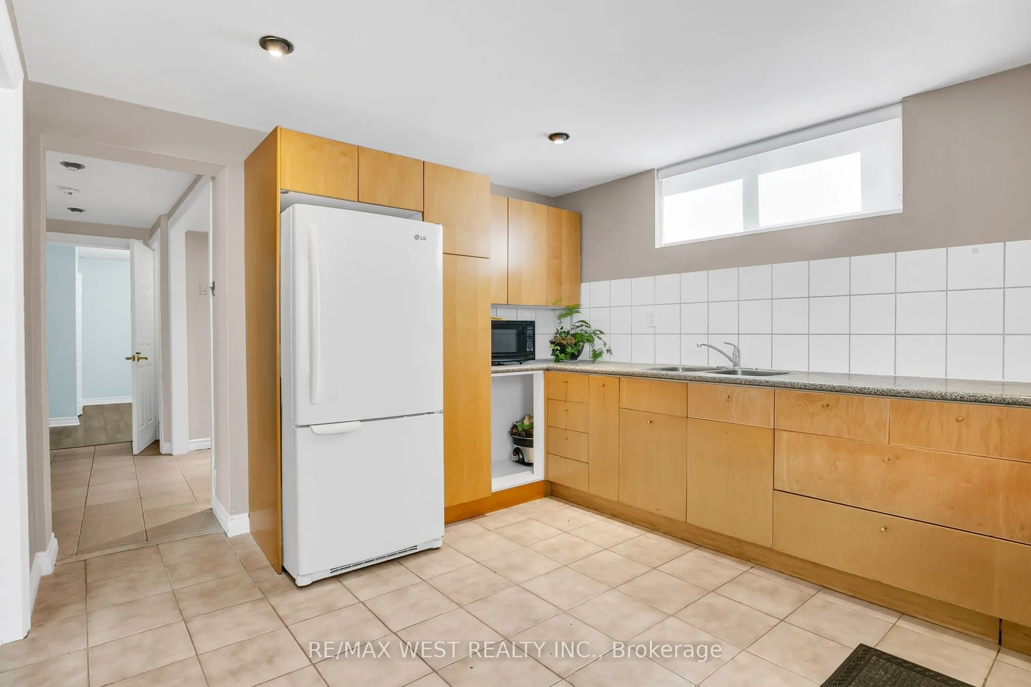 866 Scarborough Golf Clb Road