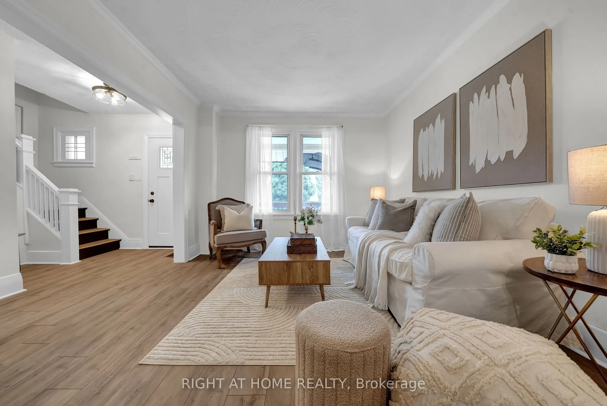 84 Oshawa Boulevard N