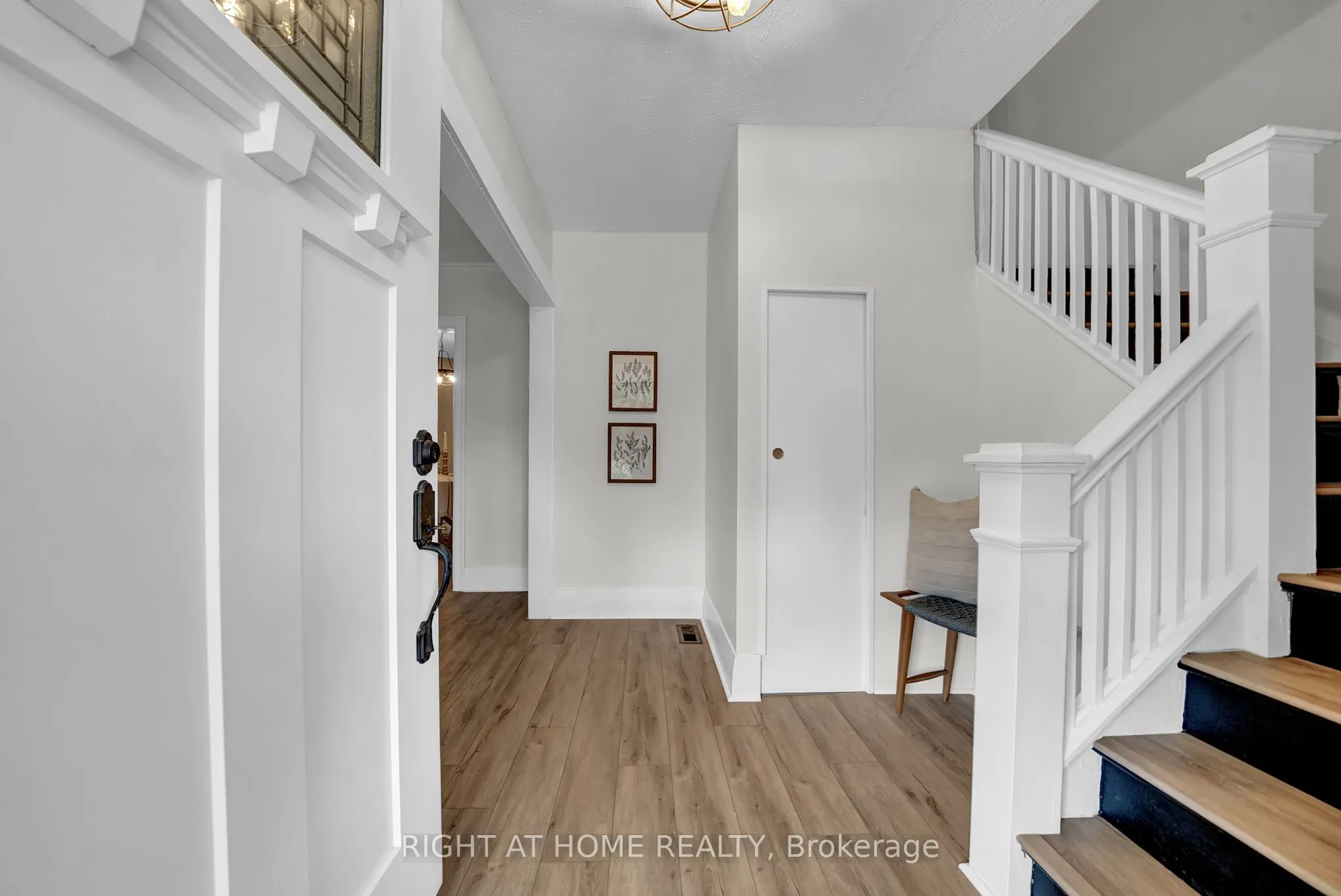 84 Oshawa Boulevard N