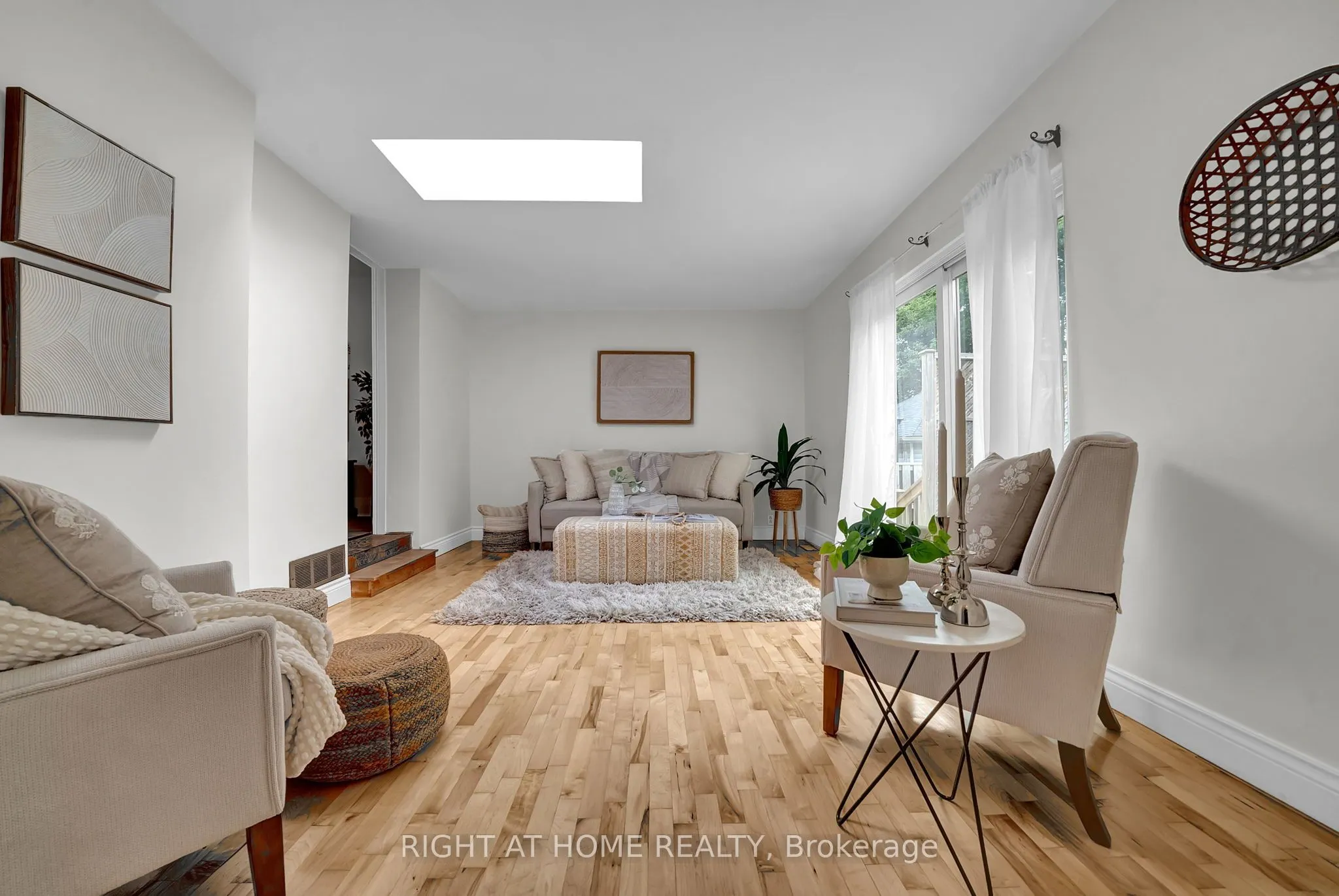 84 Oshawa Boulevard N