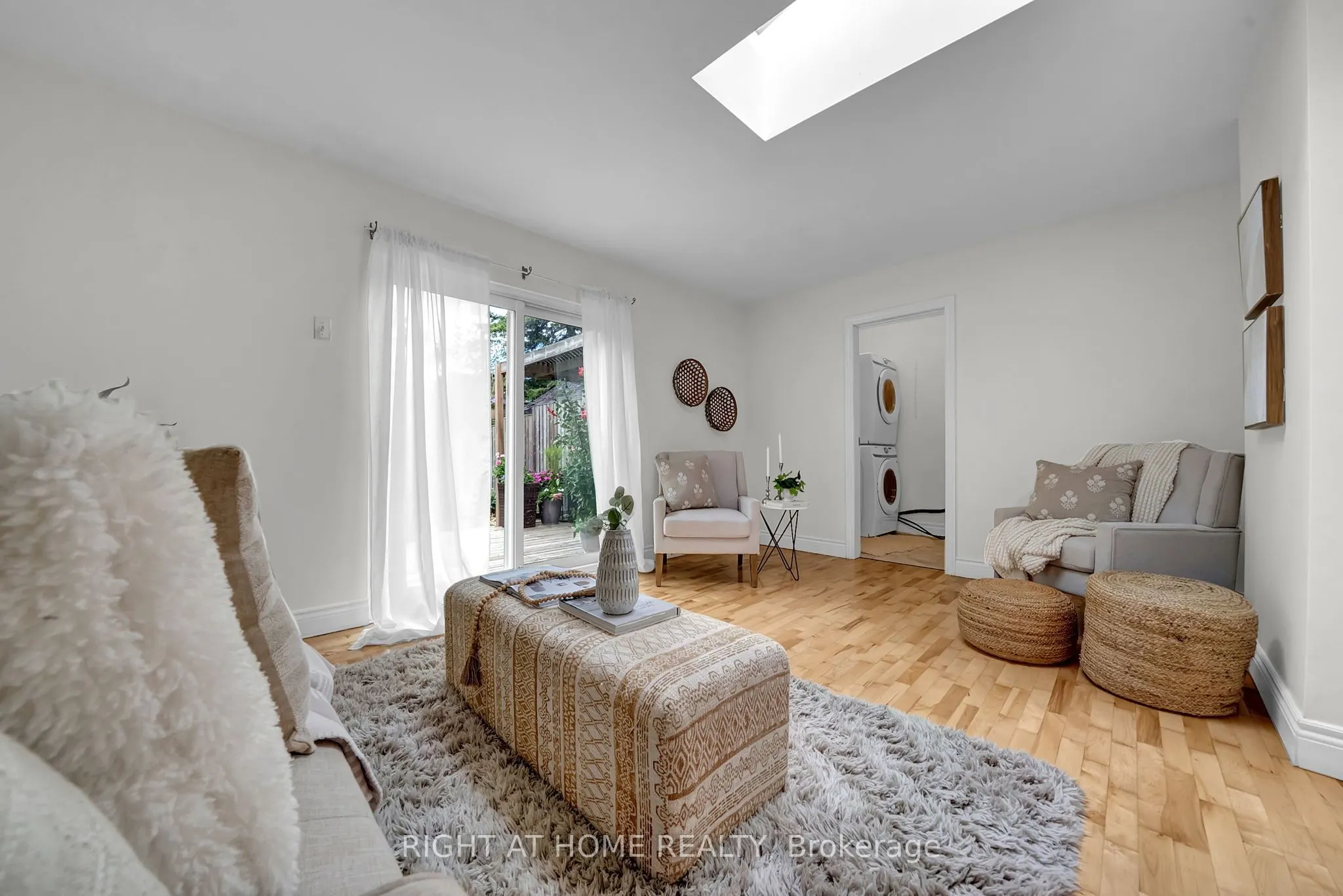 84 Oshawa Boulevard N