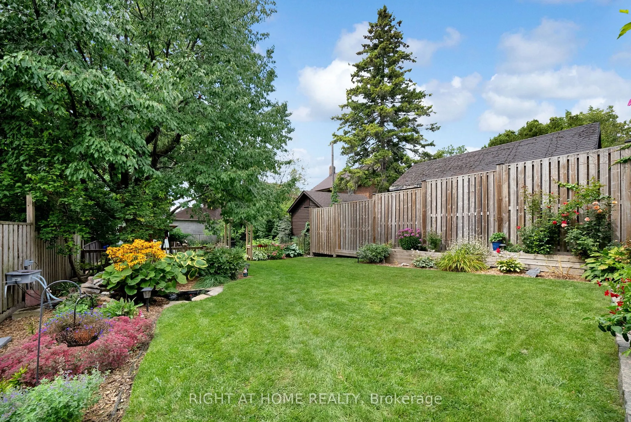 84 Oshawa Boulevard N