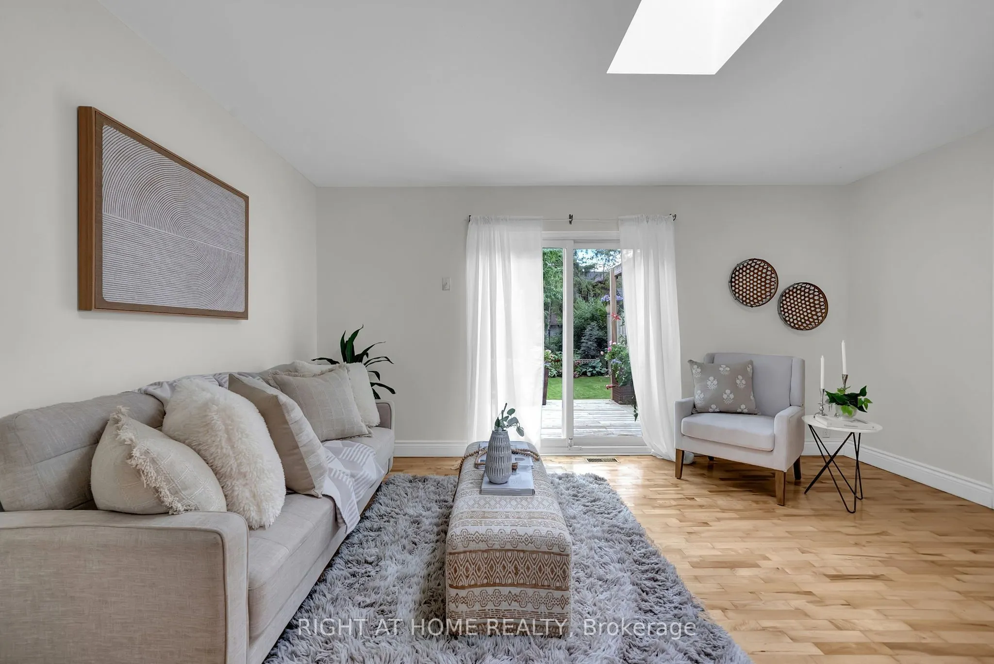 84 Oshawa Boulevard N