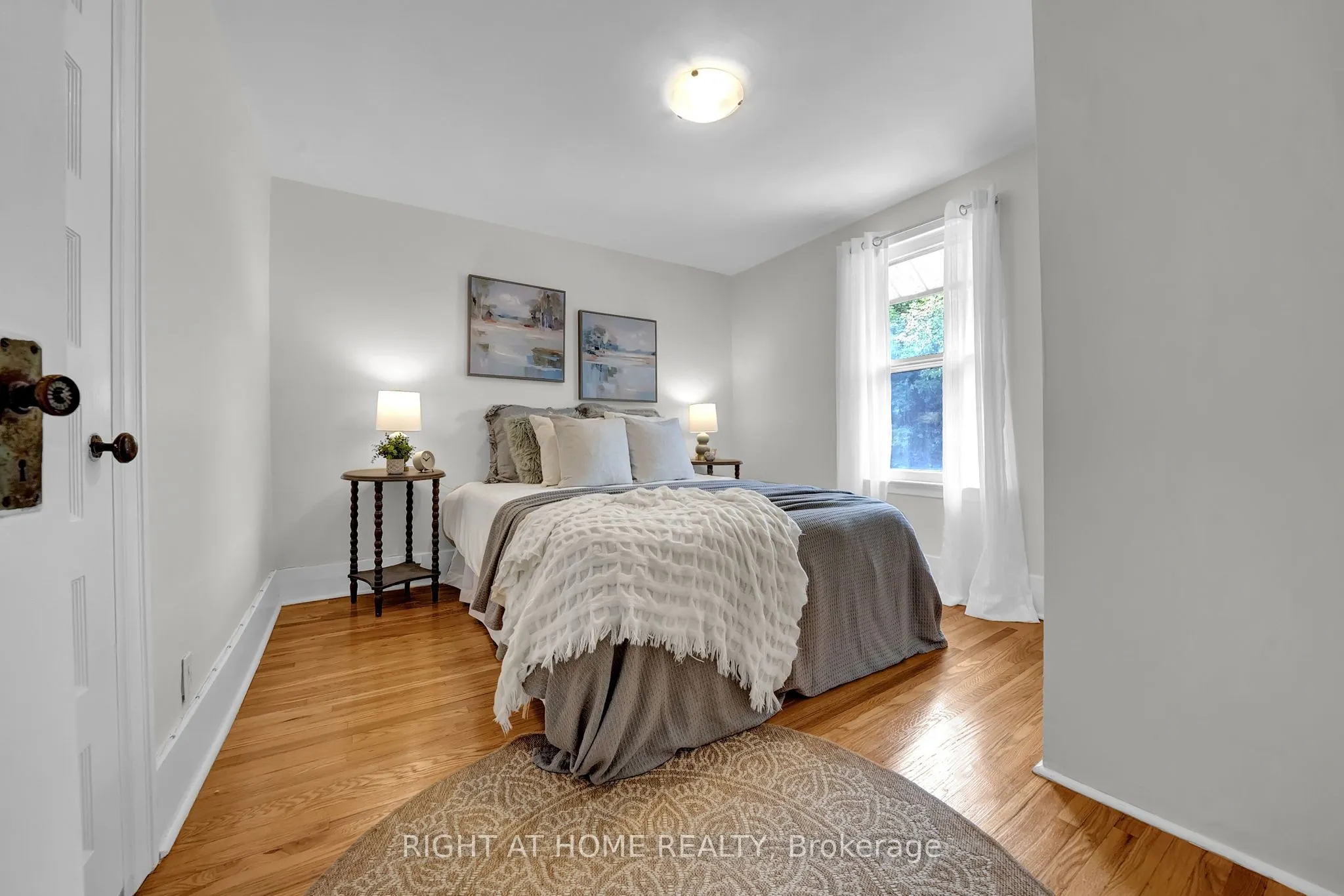 84 Oshawa Boulevard N