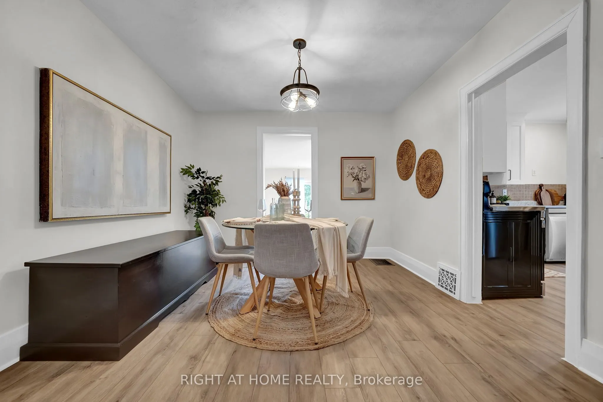 84 Oshawa Boulevard N