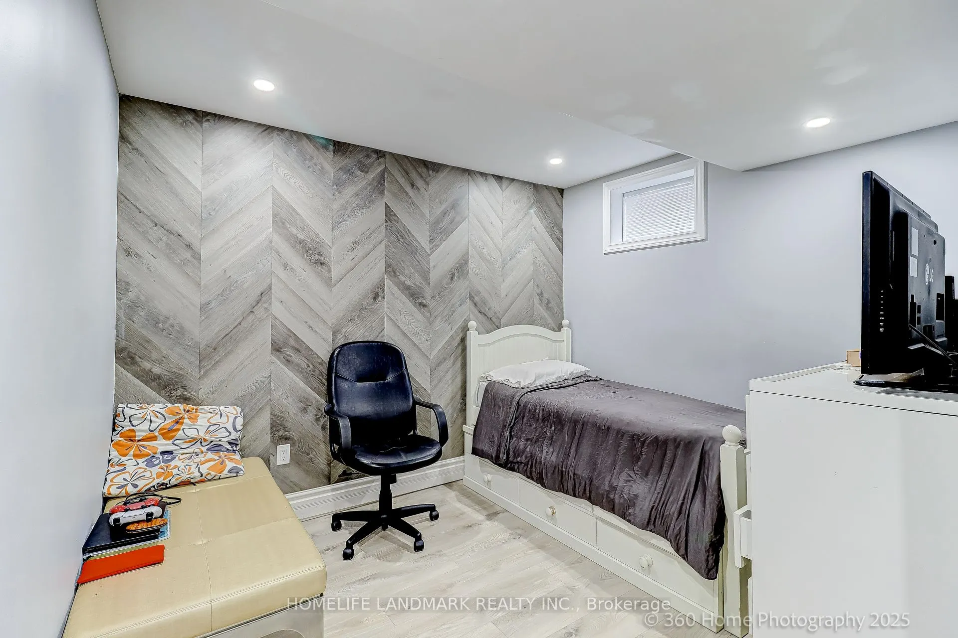 361 Birchmount Road, #3