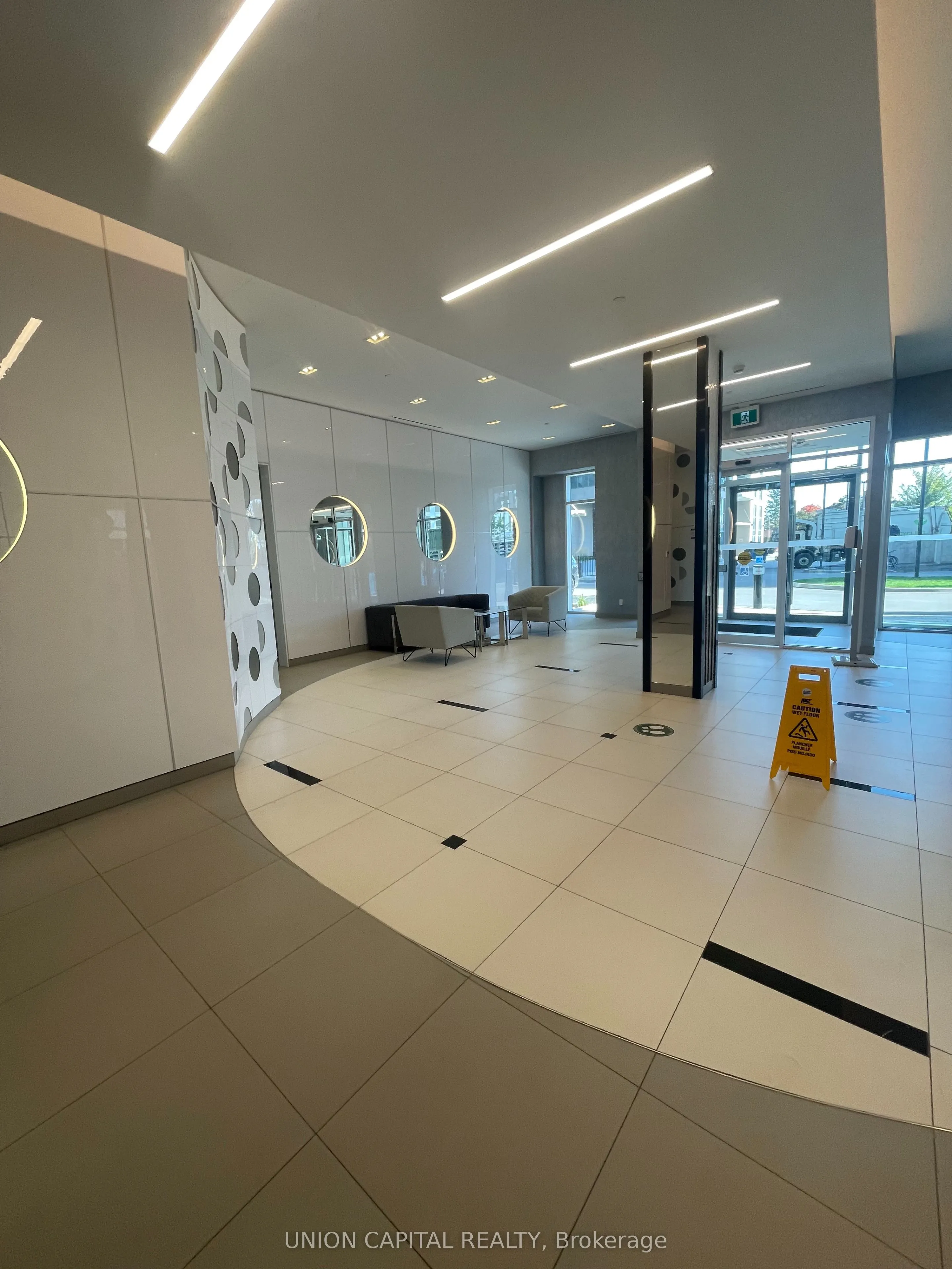 30 MEADOWGLEN Place, #701