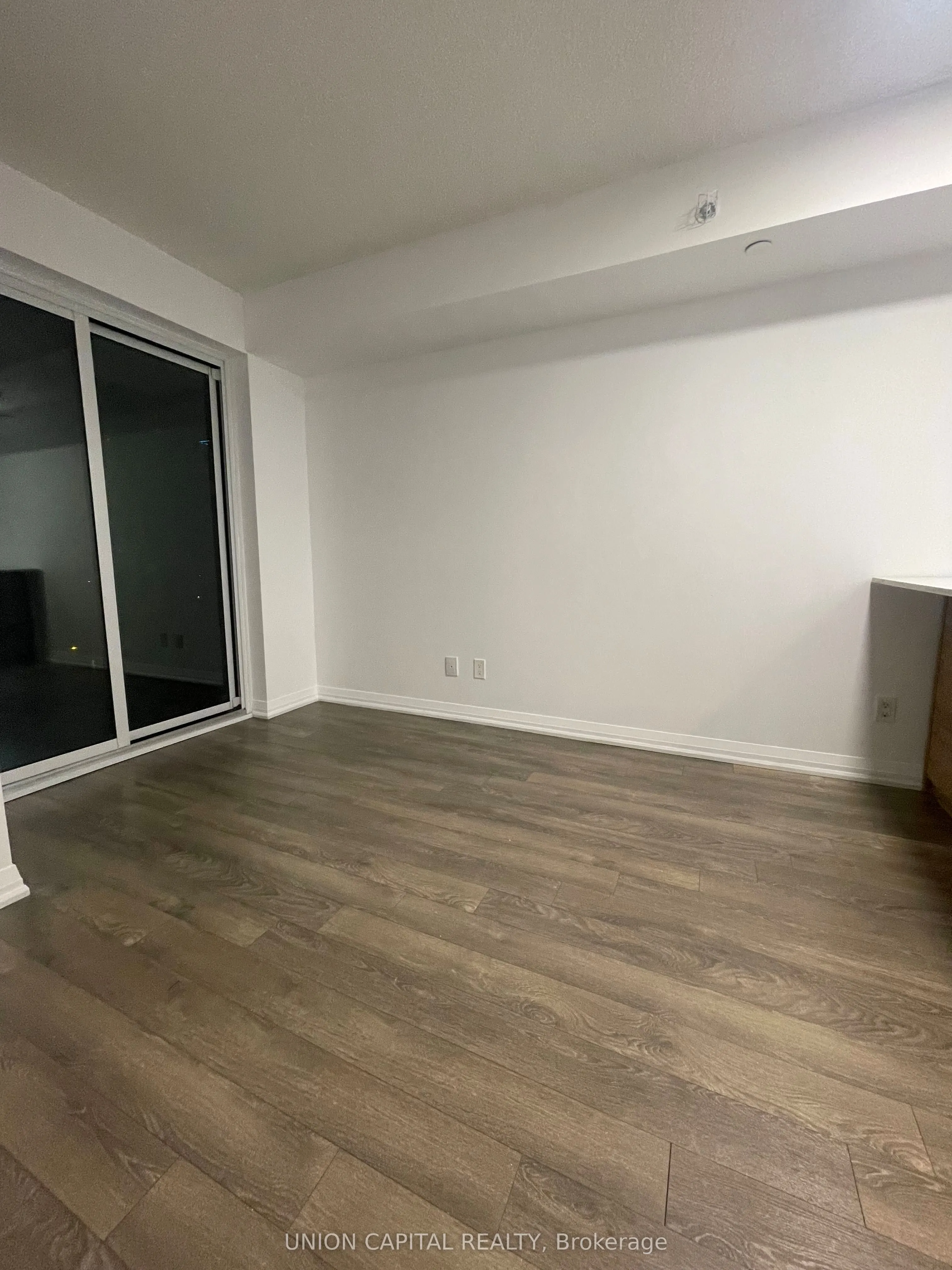 30 MEADOWGLEN Place, #701