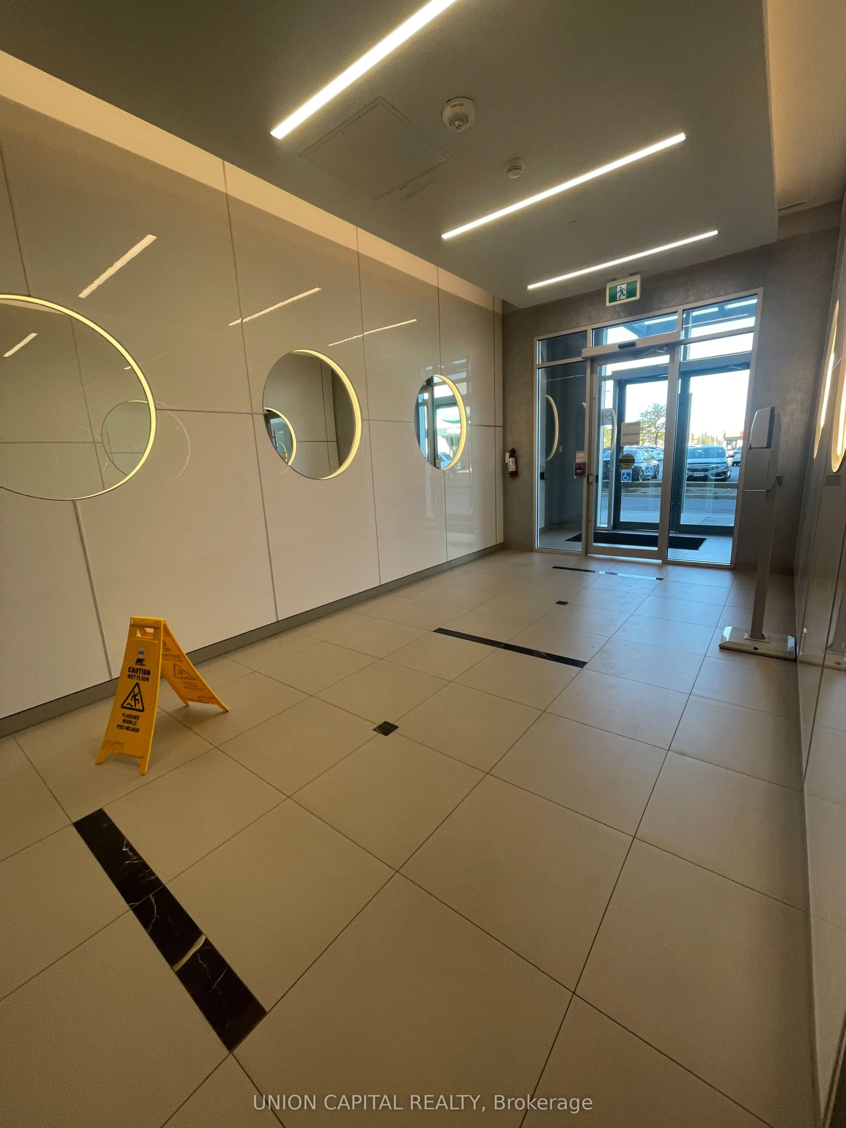 30 MEADOWGLEN Place, #701