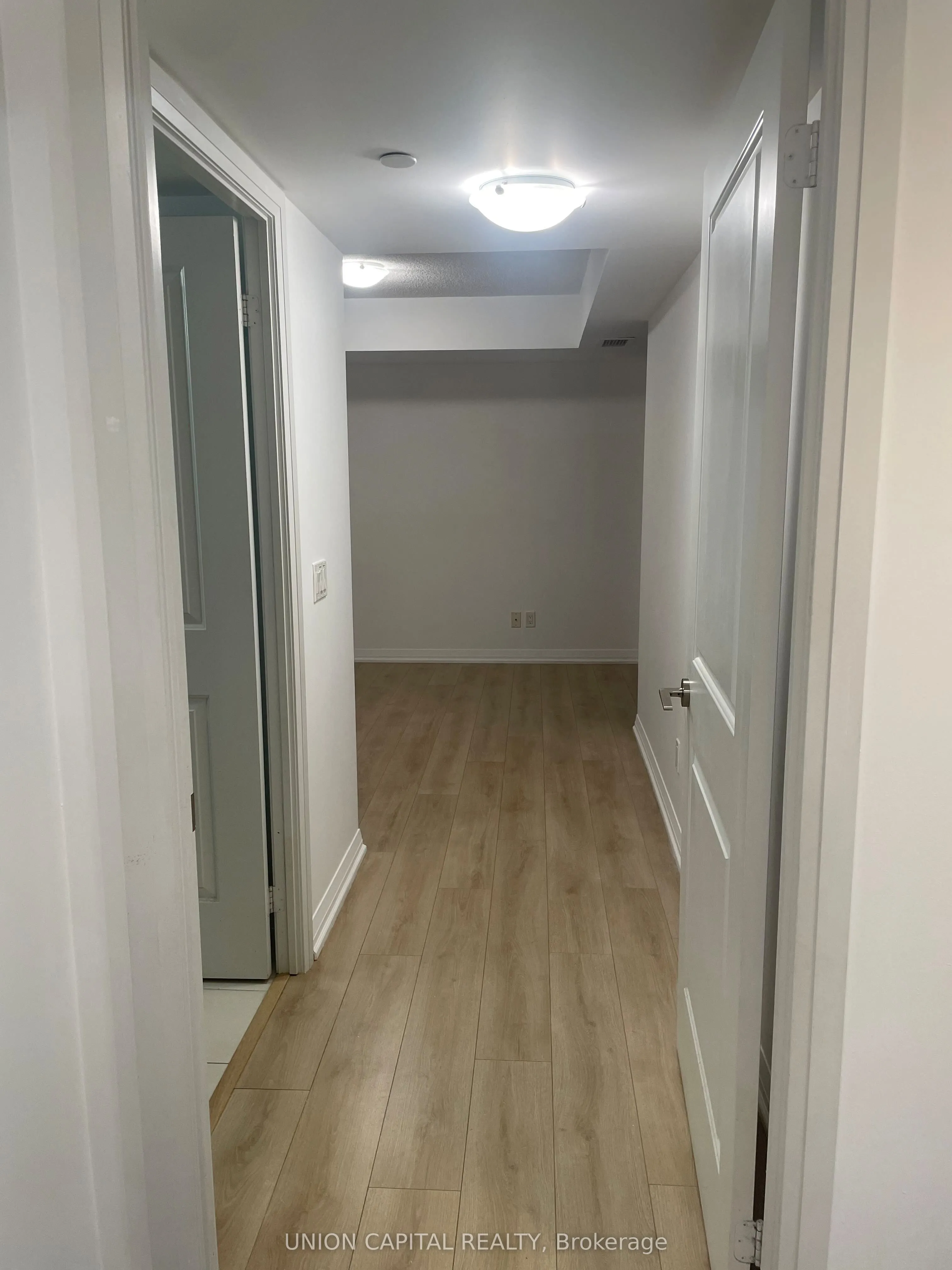 30 MEADOWGLEN Place, #701