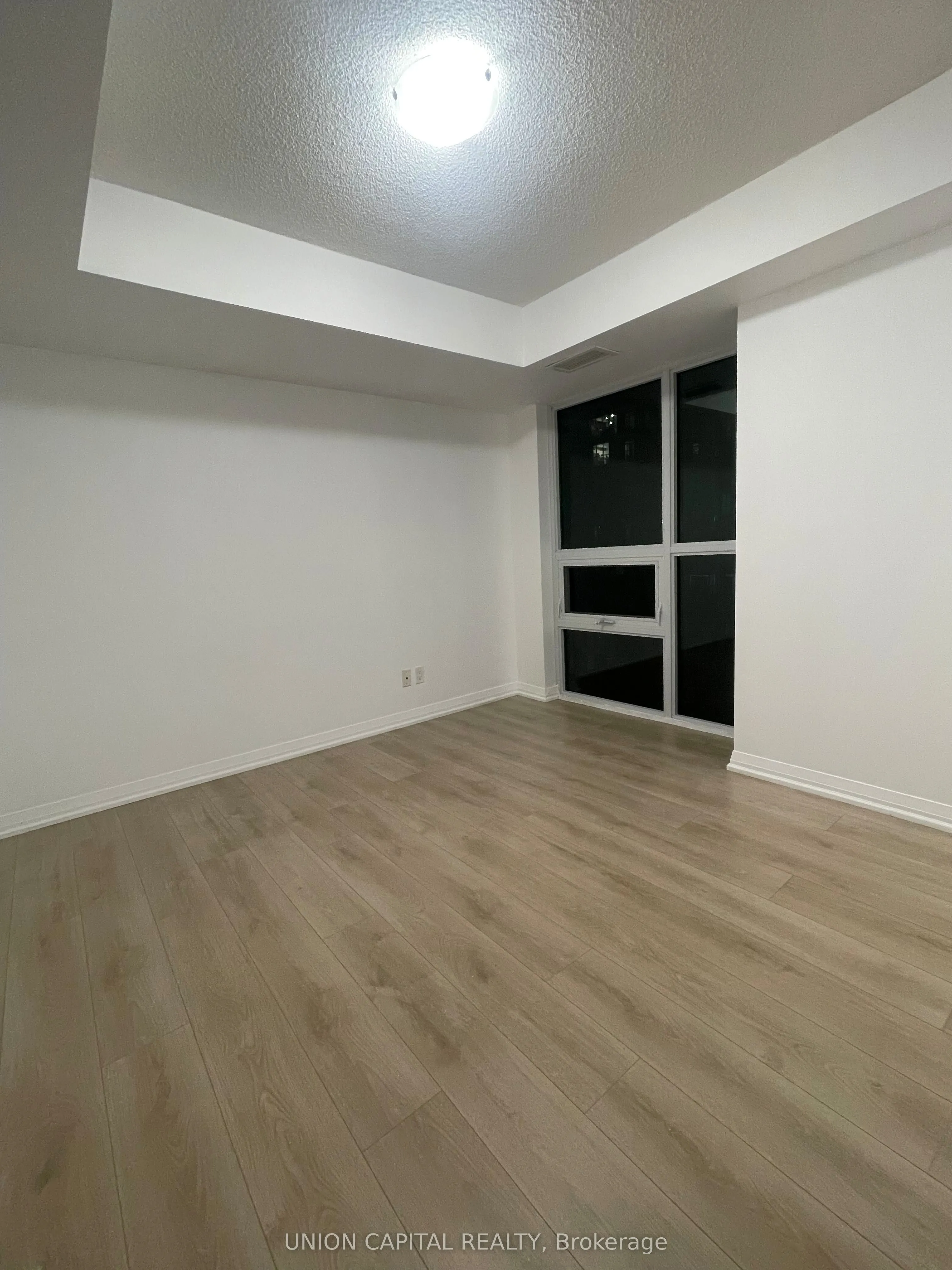 30 MEADOWGLEN Place, #701