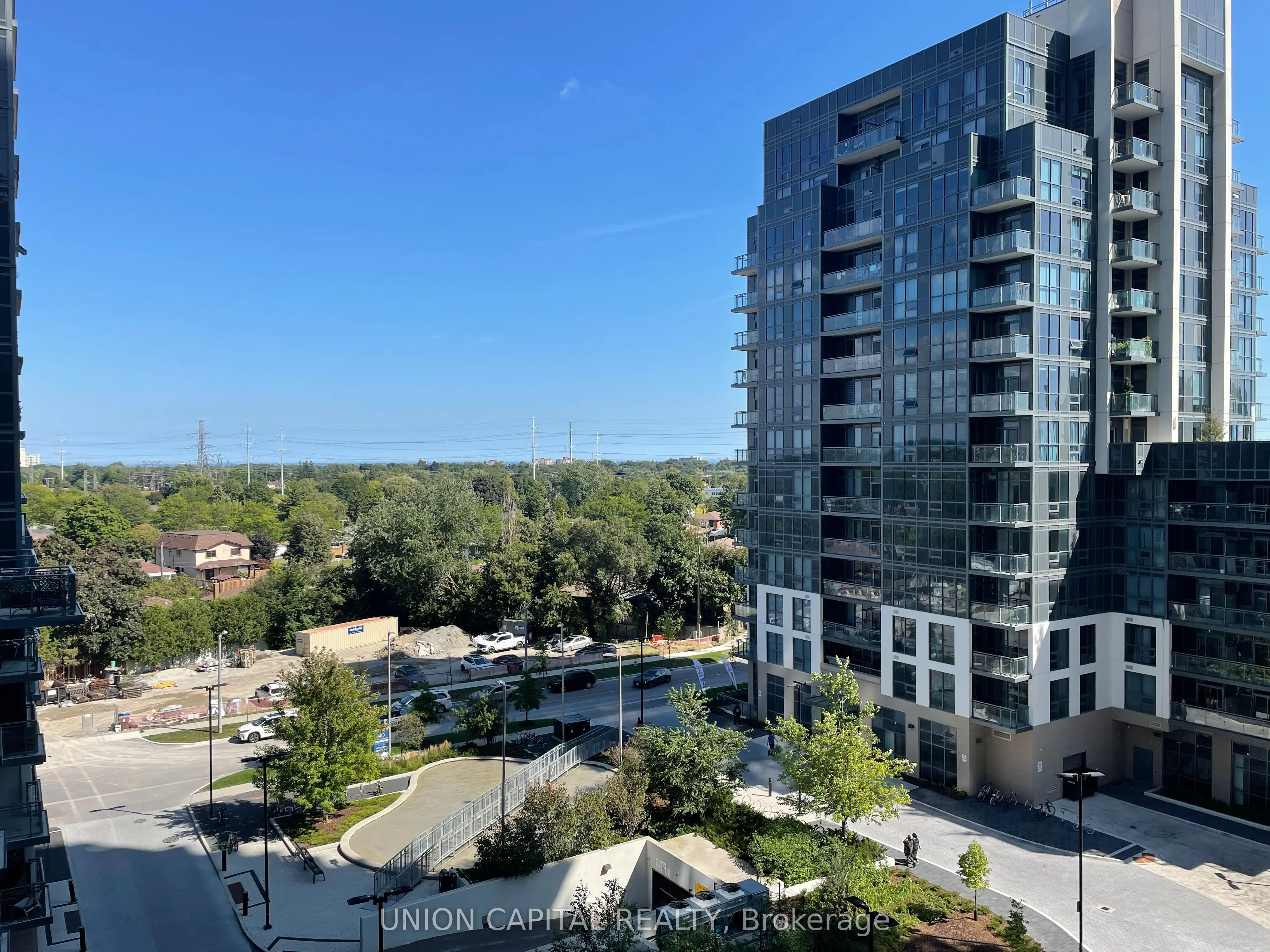 30 MEADOWGLEN Place, #701