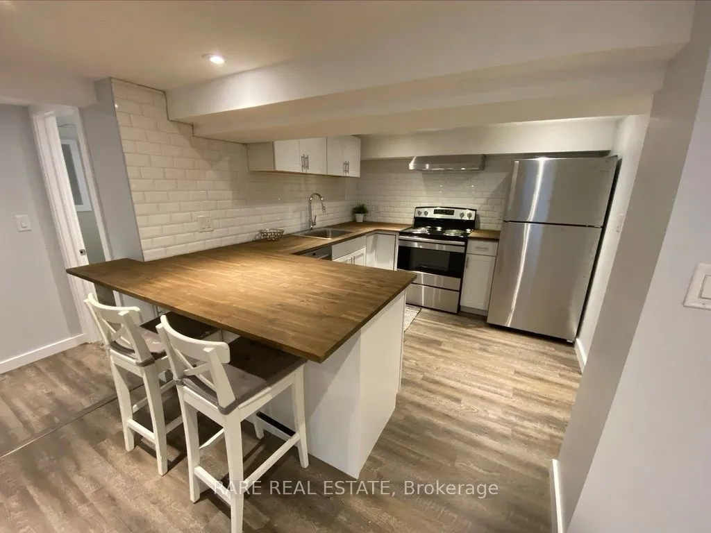 2491 Gerrard Street E