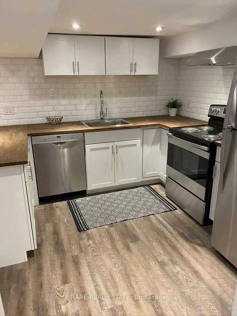 2491 Gerrard Street E