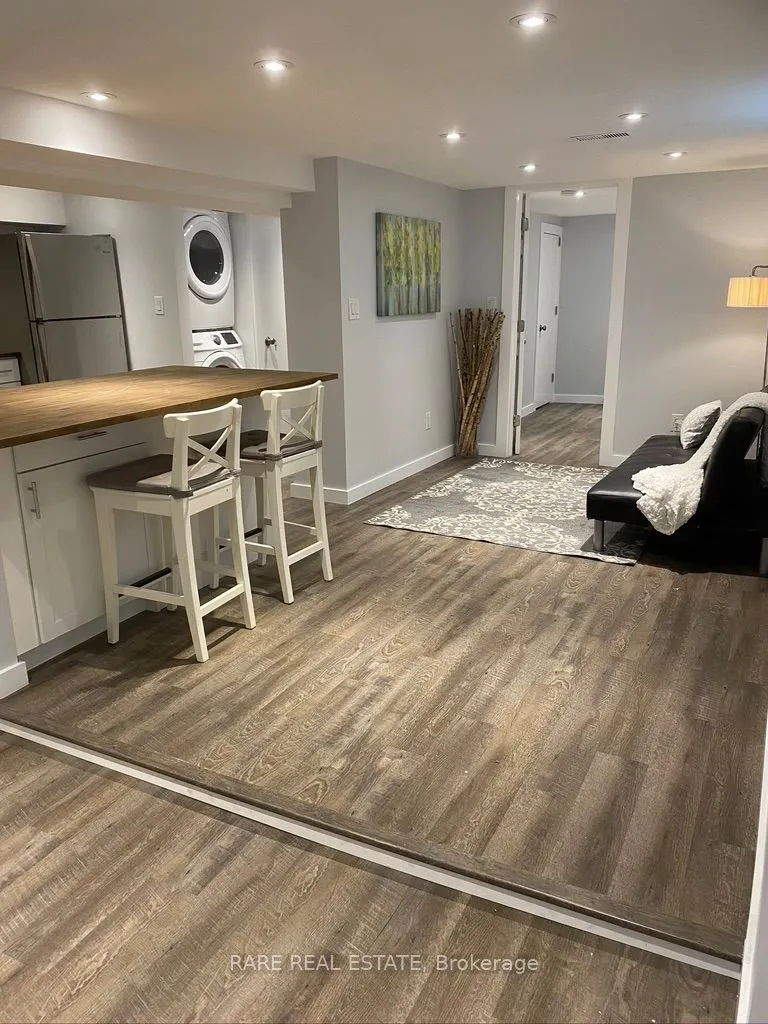 2491 Gerrard Street E