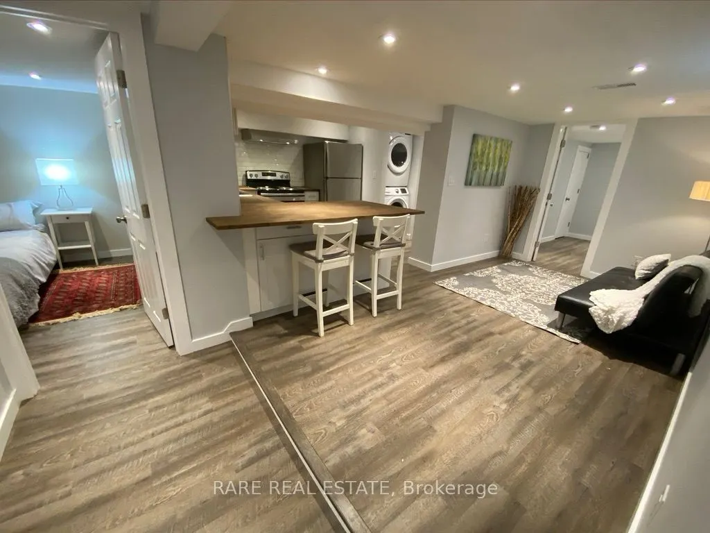 2491 Gerrard Street E