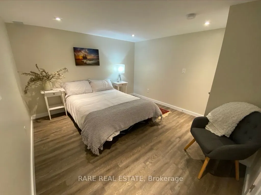 2491 Gerrard Street E