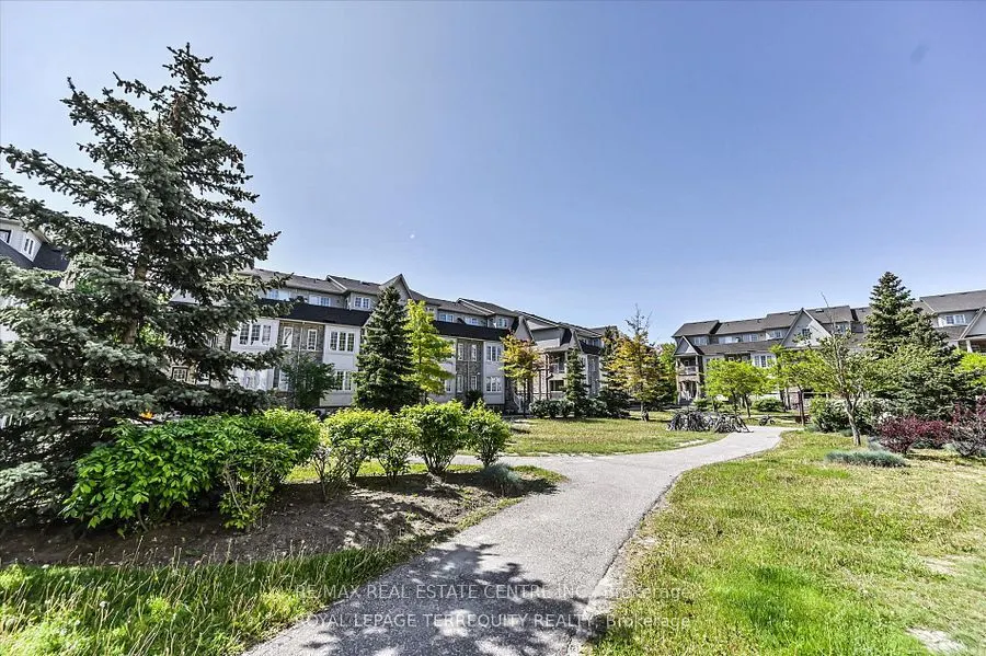 42 pinery Trail, #104