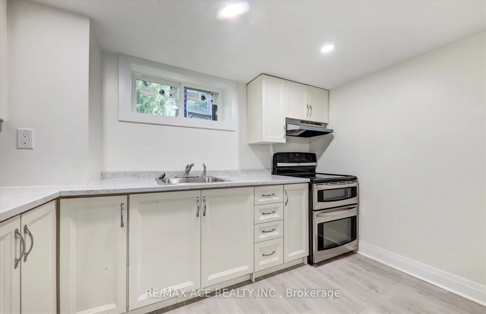 19 Blakemanor Boulevard