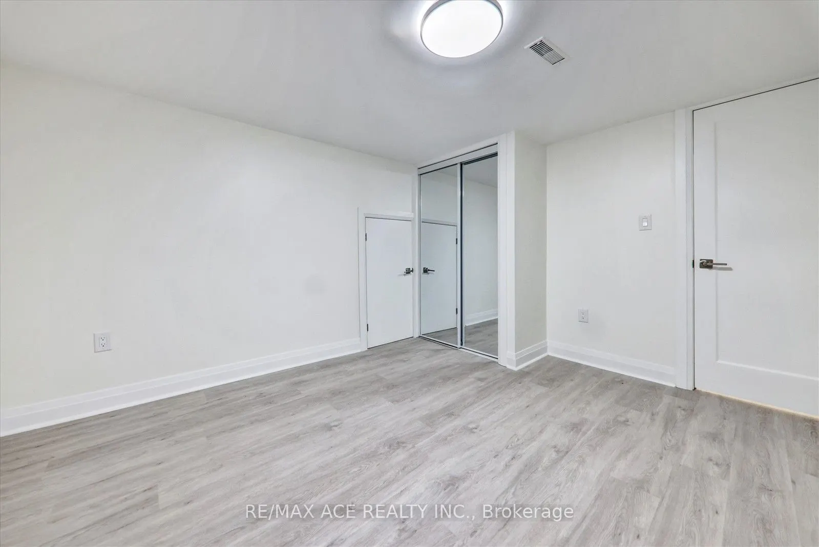 19 Blakemanor Boulevard