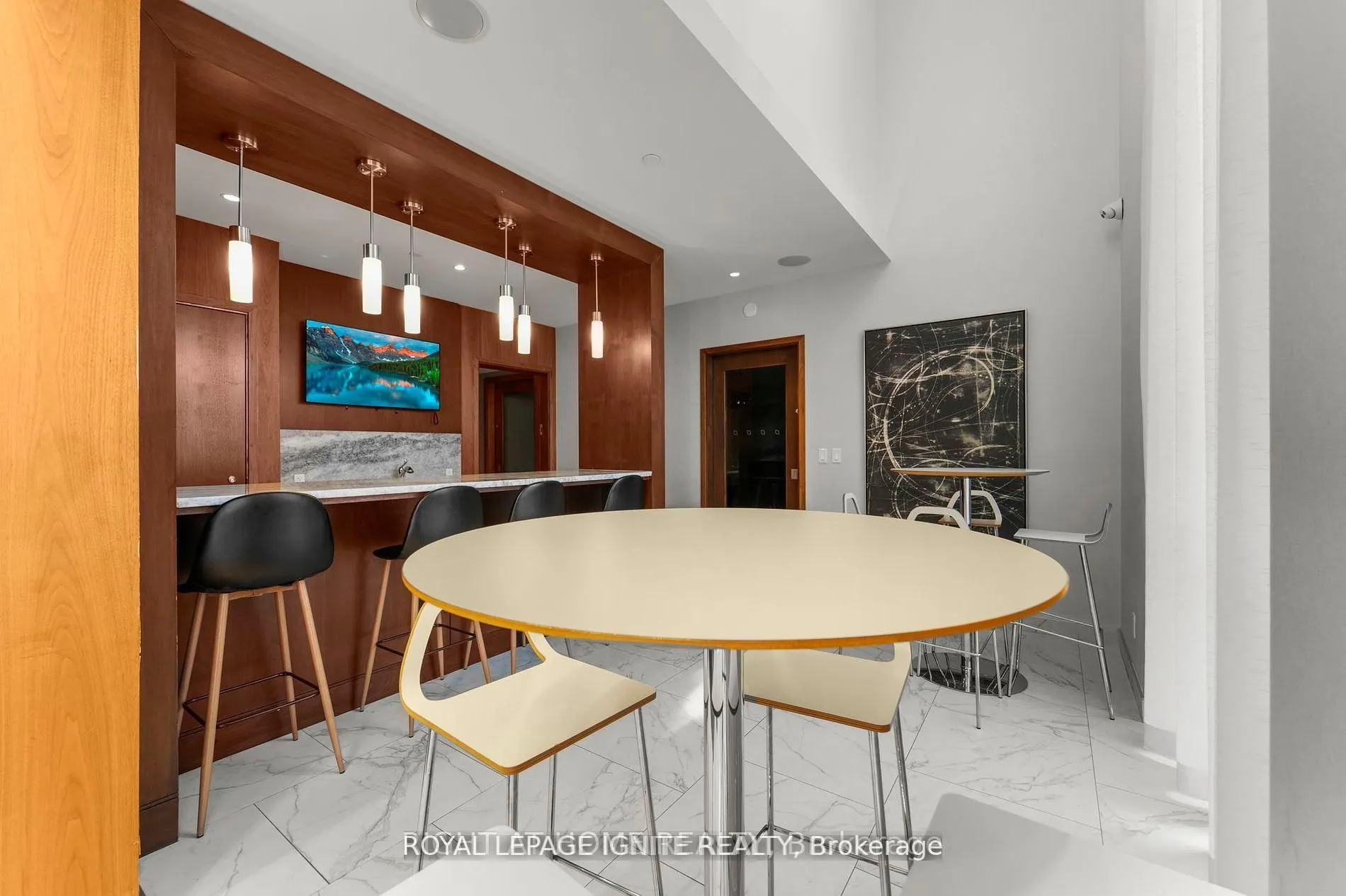 255 Village Green Square, #1007