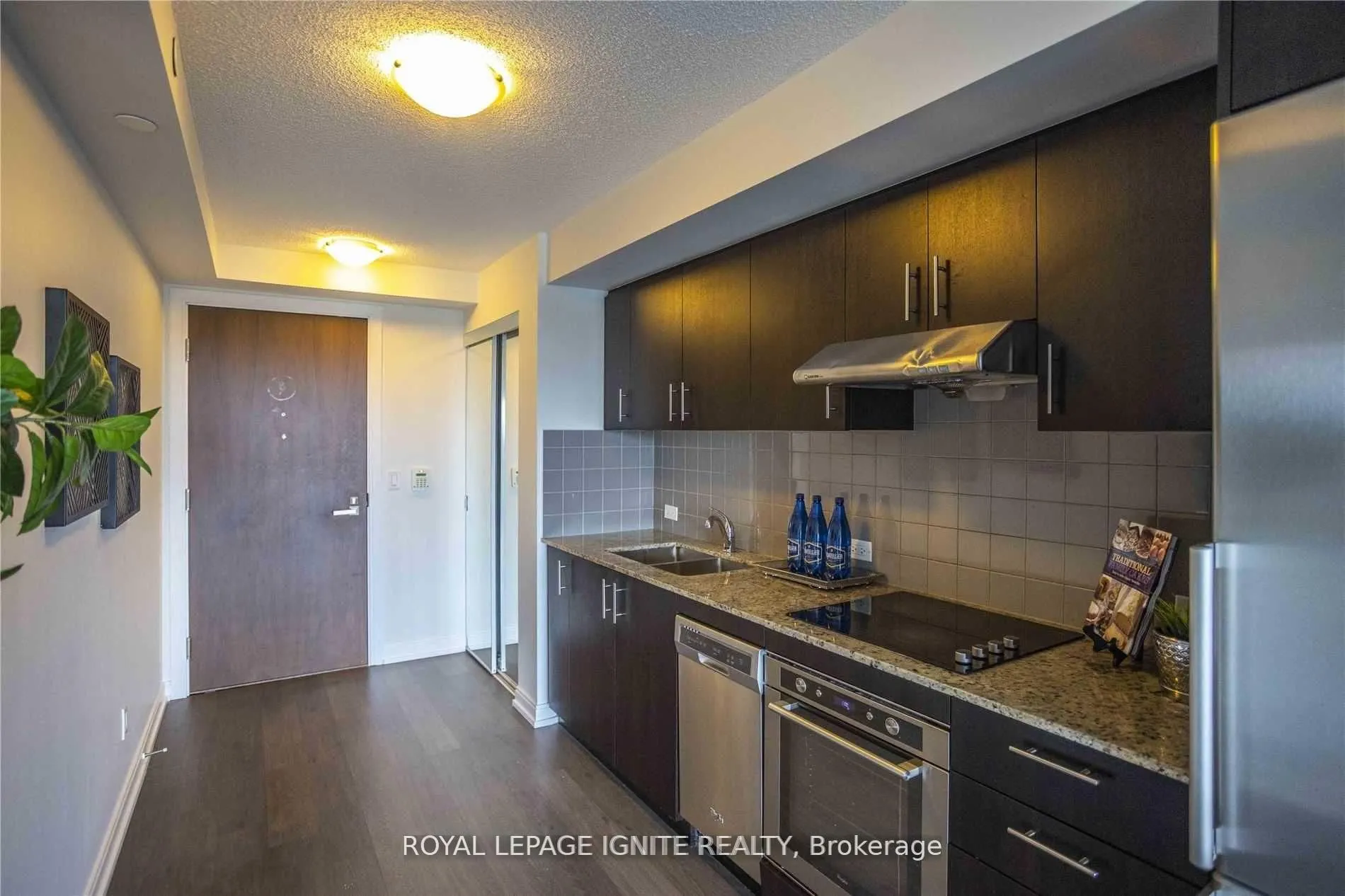 255 Village Green Square, #1007