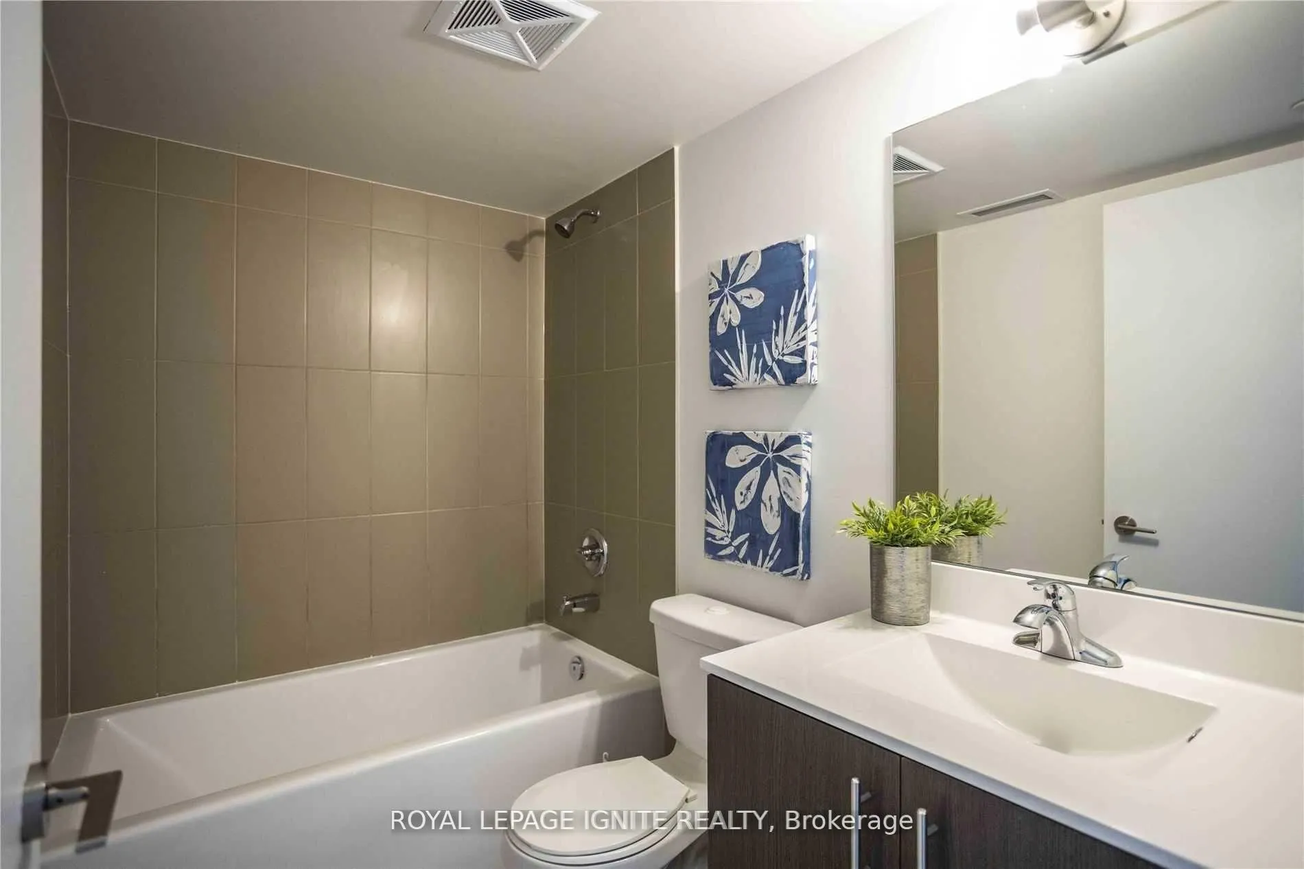 255 Village Green Square, #1007