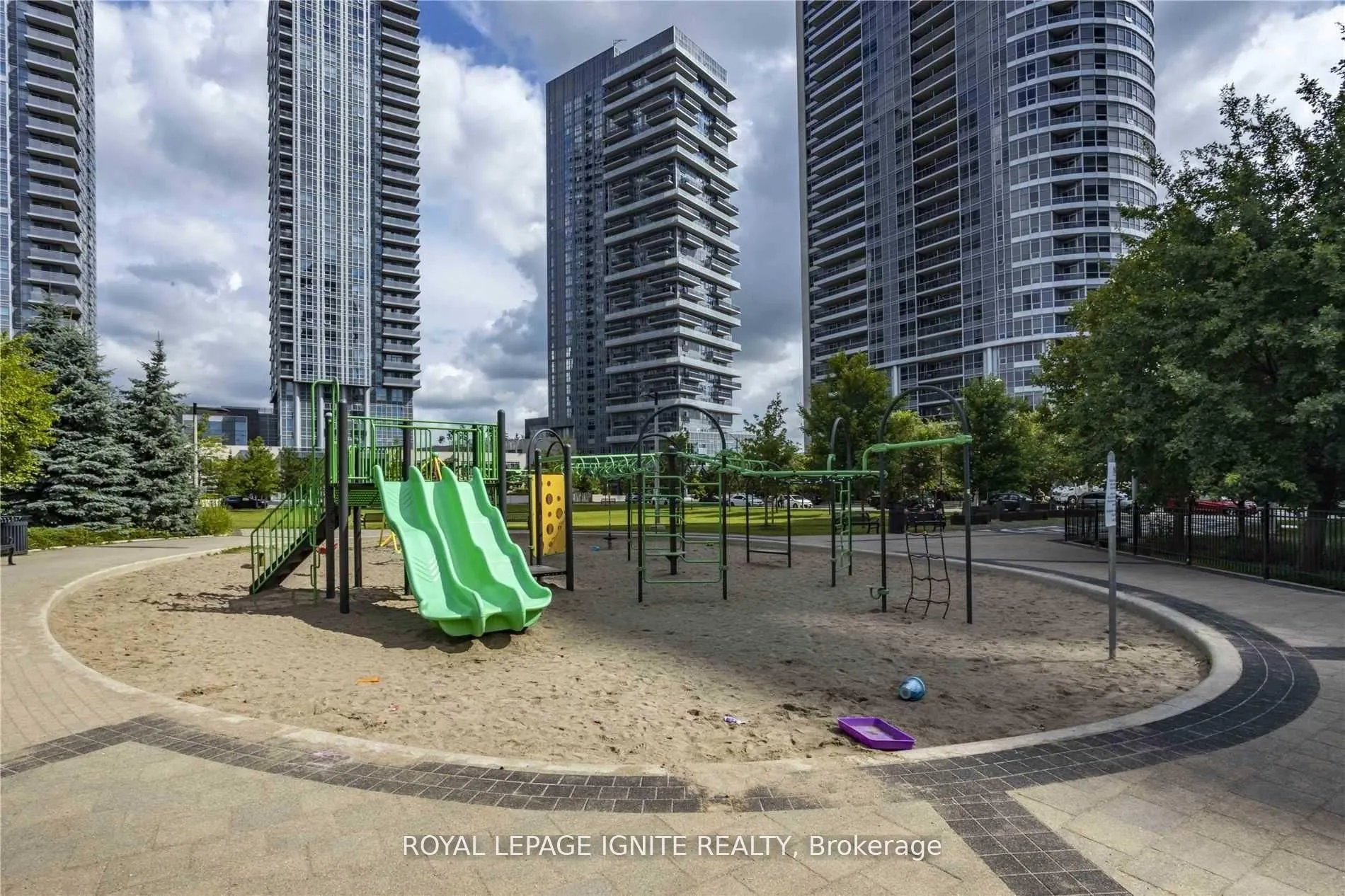 255 Village Green Square, #1007