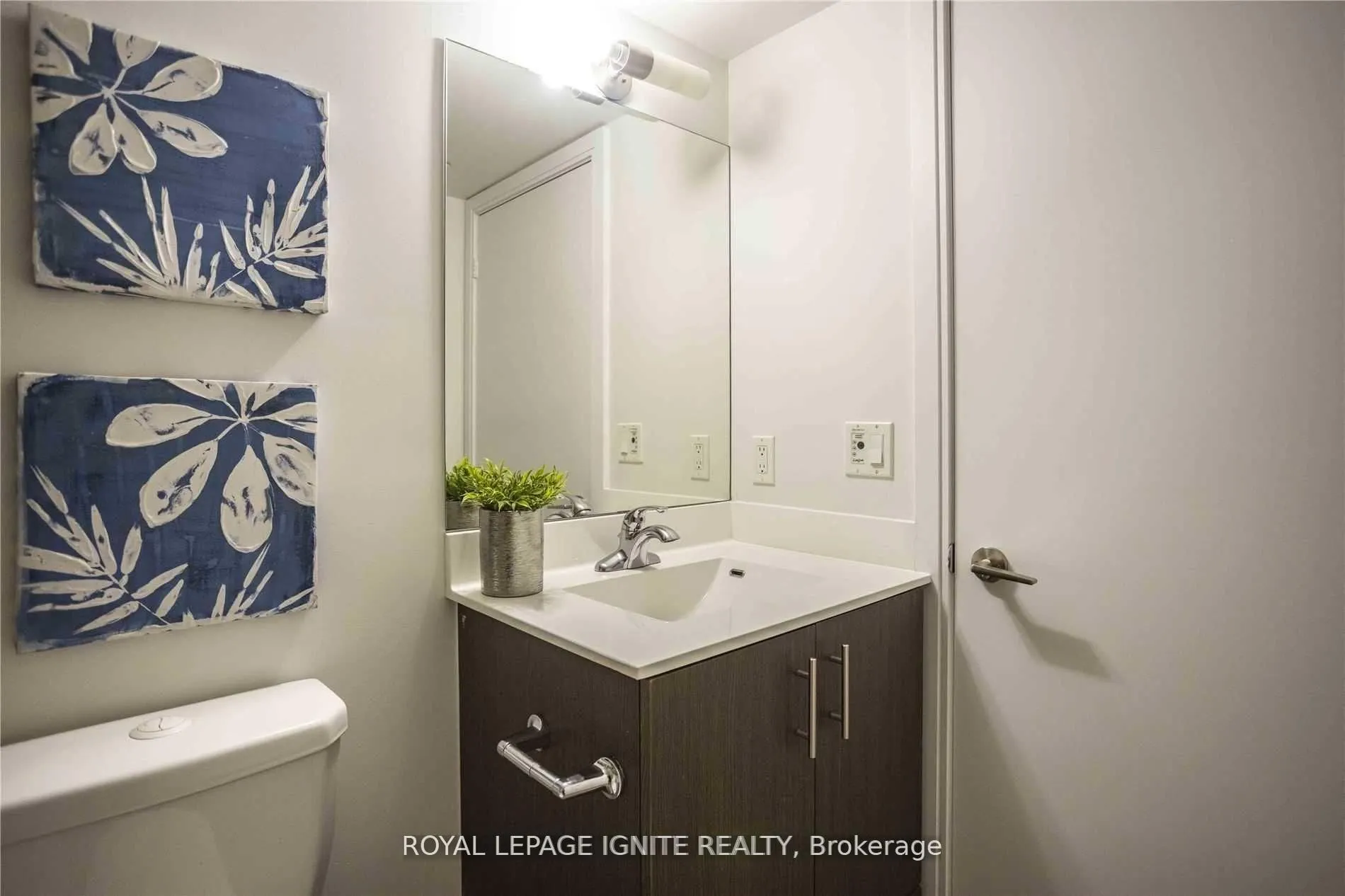 255 Village Green Square, #1007