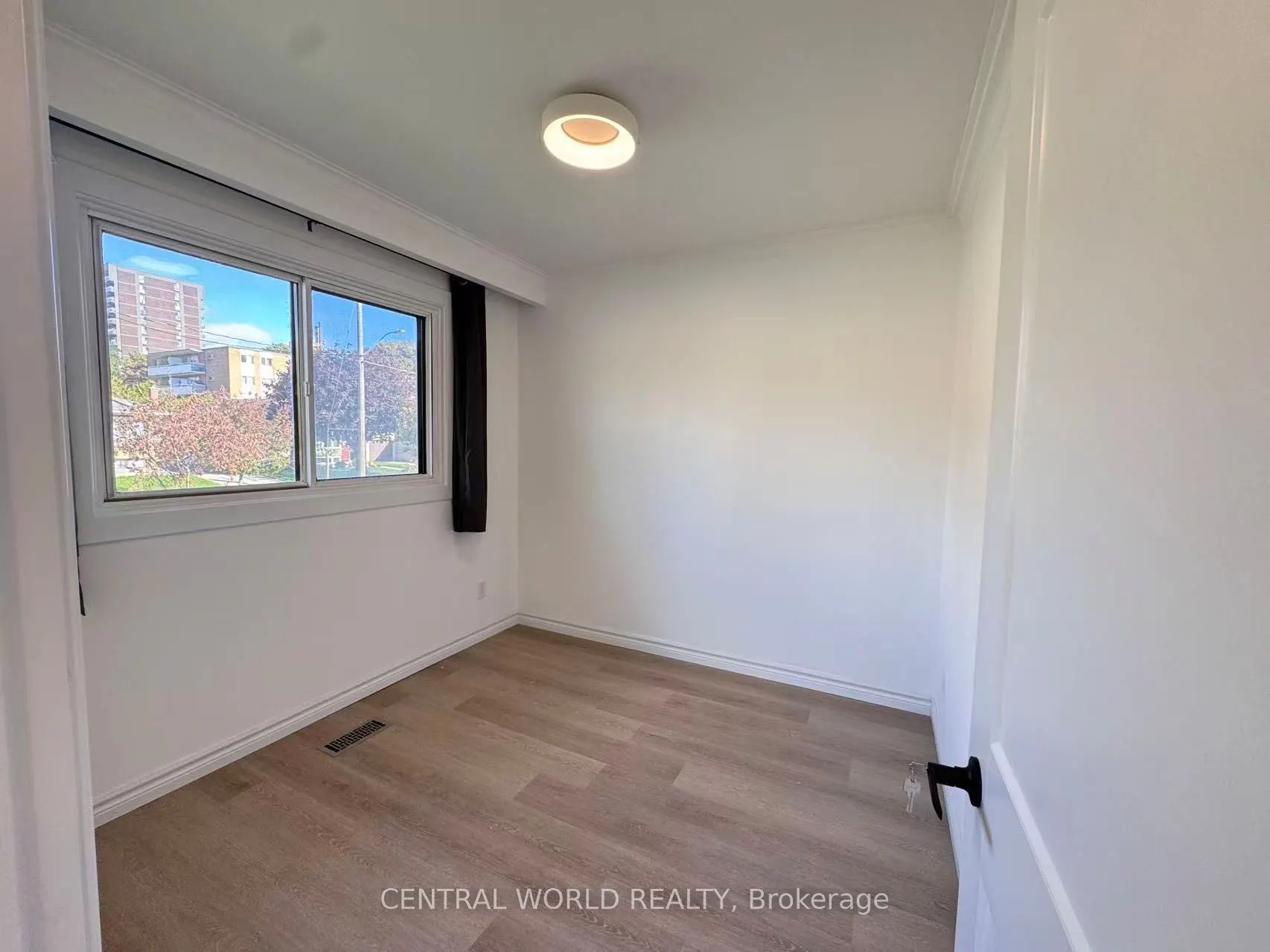 15 Neddie Drive, #Main